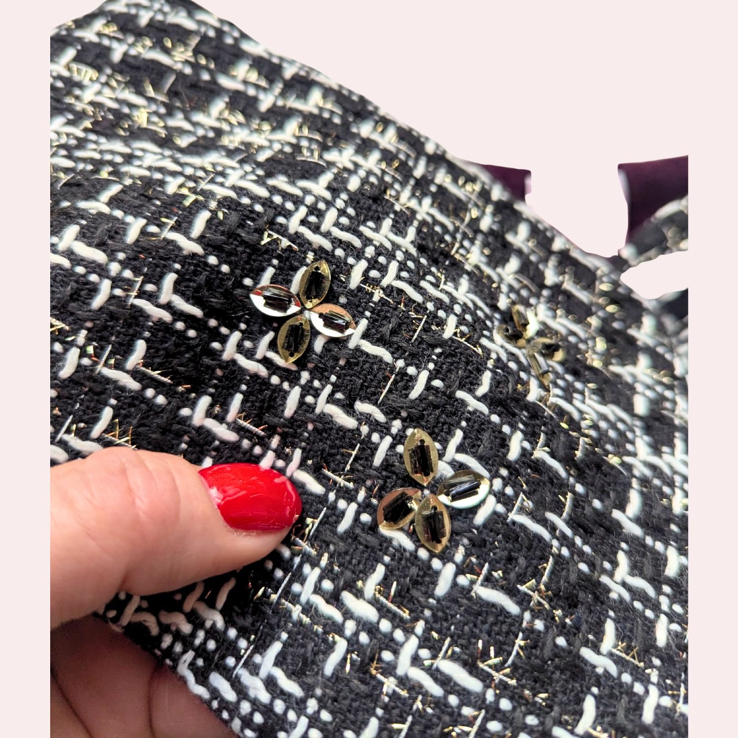 Black and white tweed collar  beads pink background .jpg