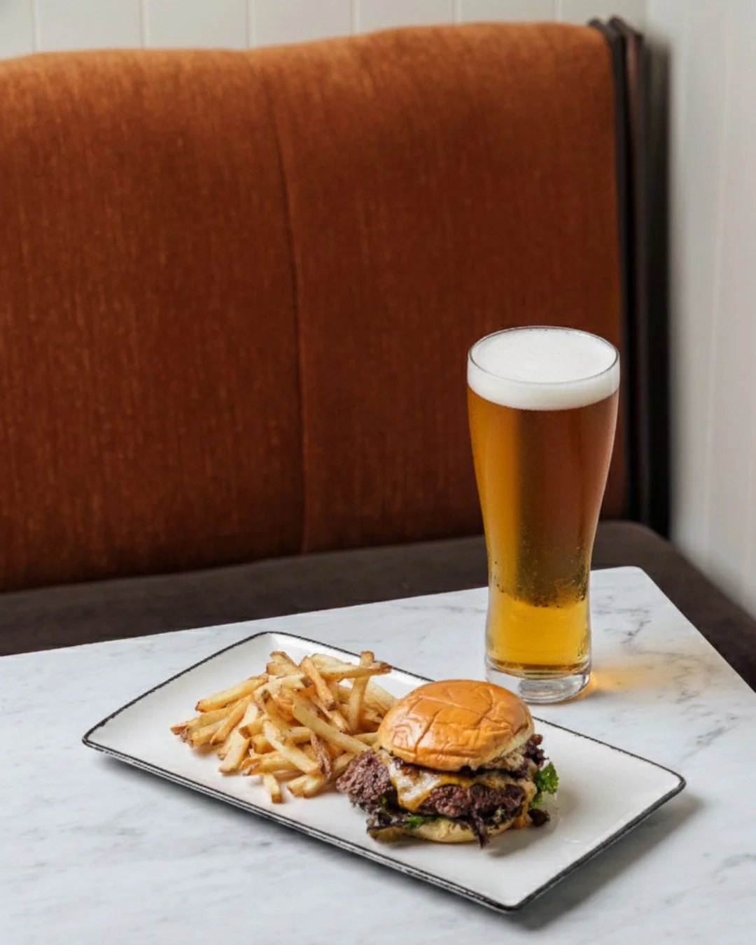 Consider this your midweek love letter 👇
🫶$15 Smashburger &amp; fries + beer/wine 🫶