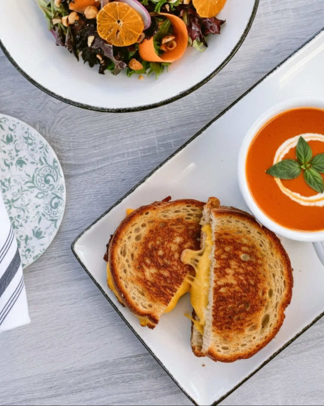 👇 Sunday plans 👇
✔️@TheBakers_Table Sourdough
✔️Melty Cheese
✔️ Creamy Tomato Soup

Join us every Sunday for The Sunday Melt. $20 for an artisan grilled cheese and perfectly paired side.