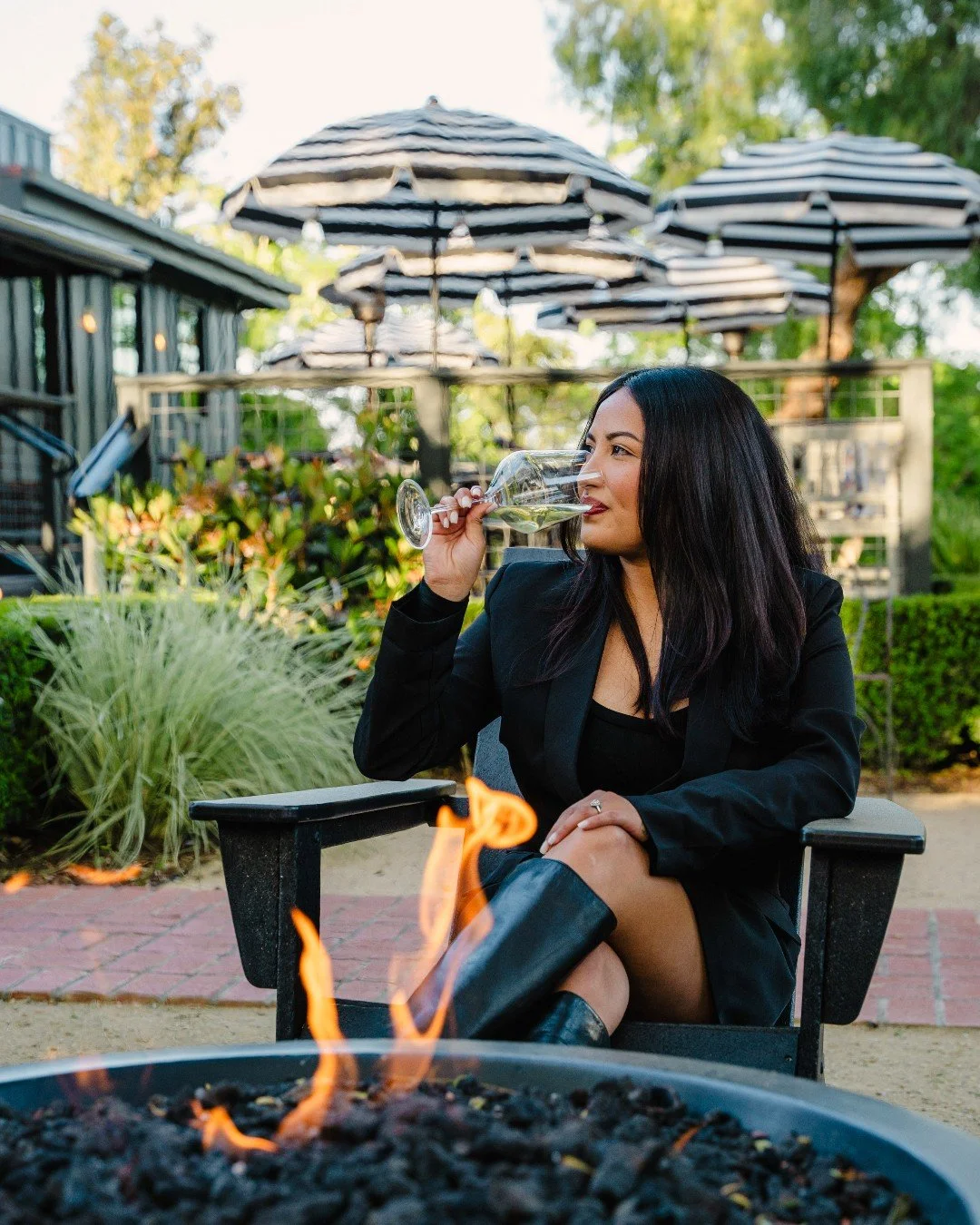Sipping our way into the weekend. 🍷

Catch us for happy hour 4:30pm-6:00pm
📷: @visitsyv