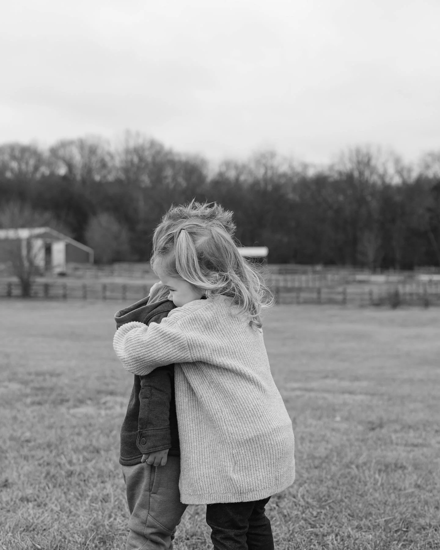 it&rsquo;s the matching baby cousin fits for me 🥲

#extendedfamilysession #extendedfamily #nashvillefamilyphotographer #franklinfamilyphotographer #thompsonsstationtn