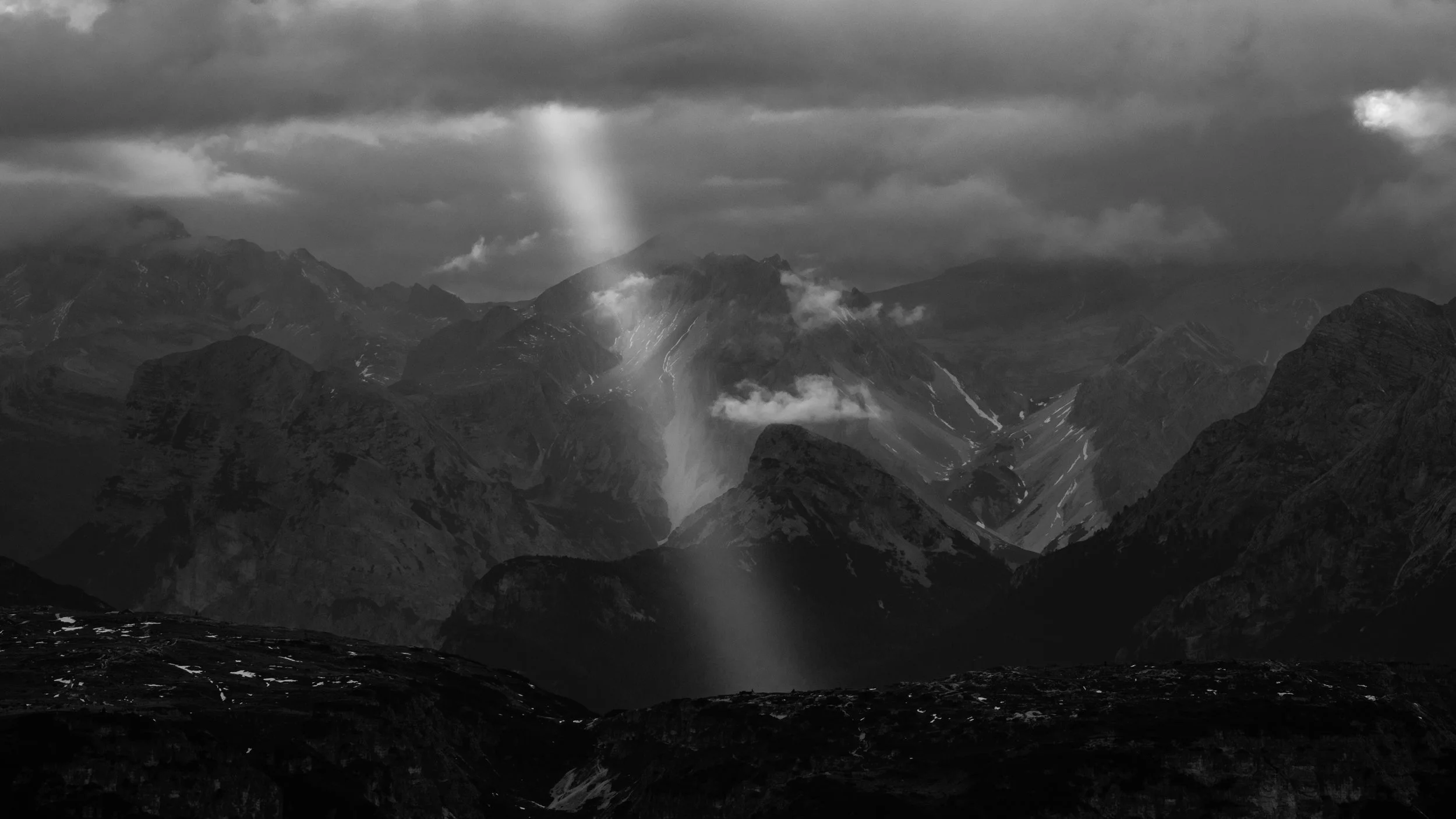 Godbeeam at Cadini di Misurina_B&W-1.jpg