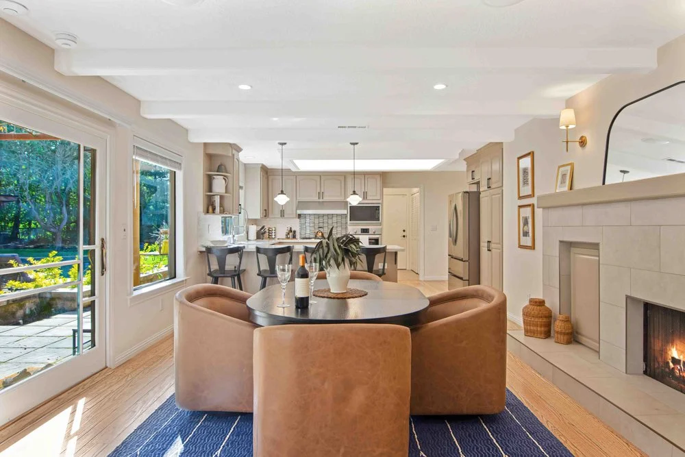 08. Dining_Kitchen.jpg