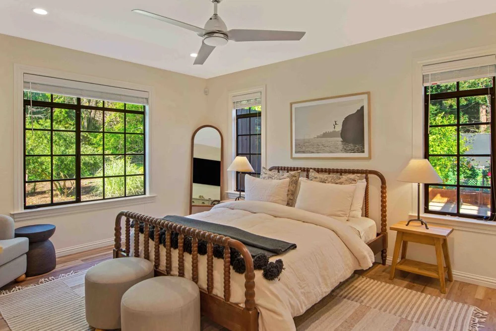 20. Other guest bed.jpg