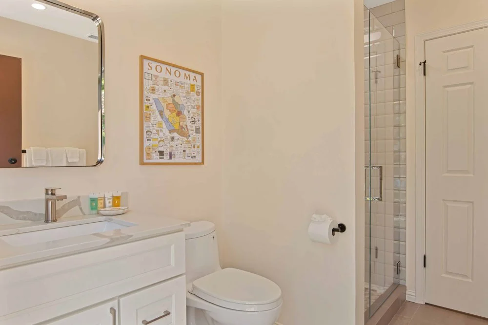24. Bathroom 2.jpg