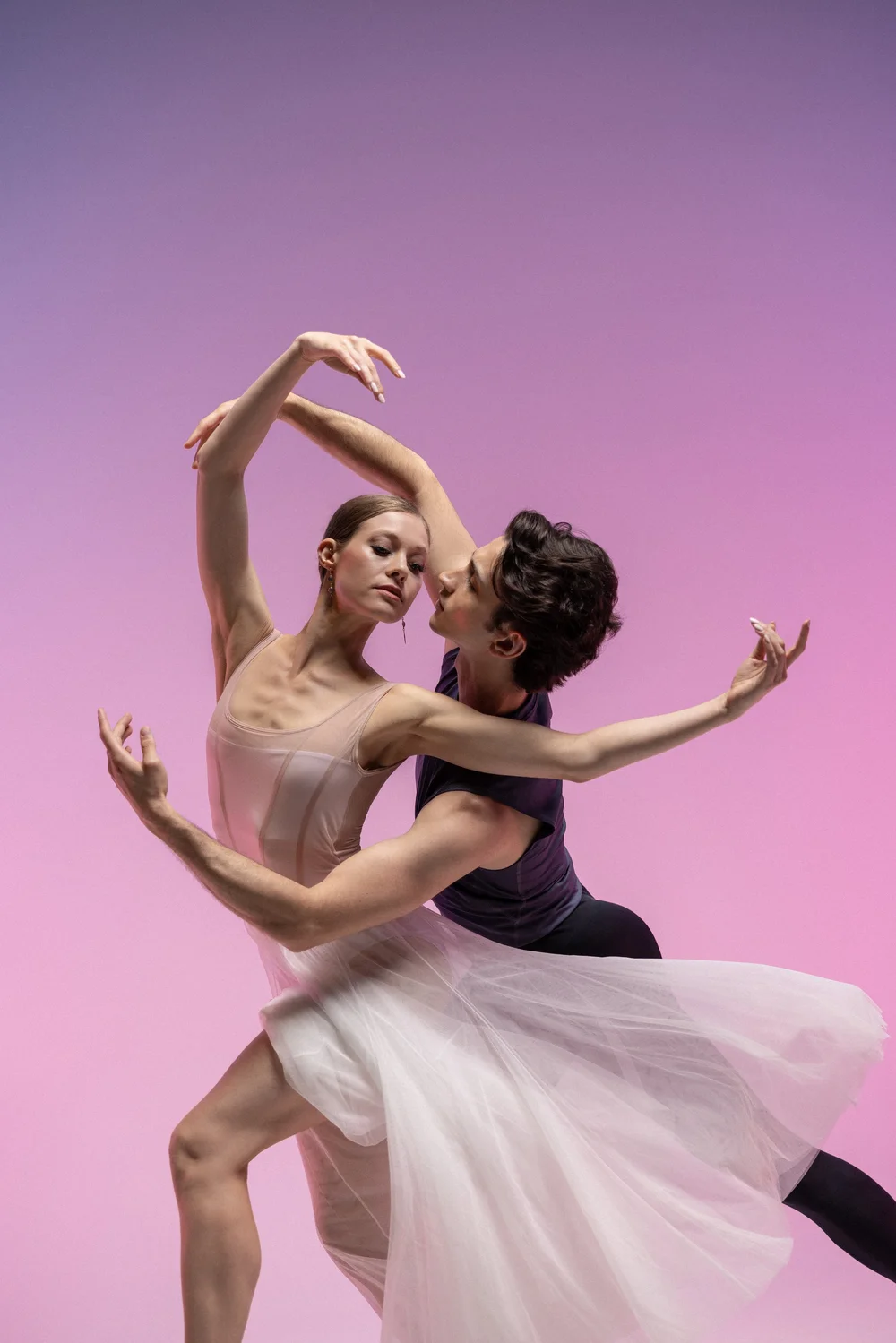 Pointeworks dancers in a pas de deux