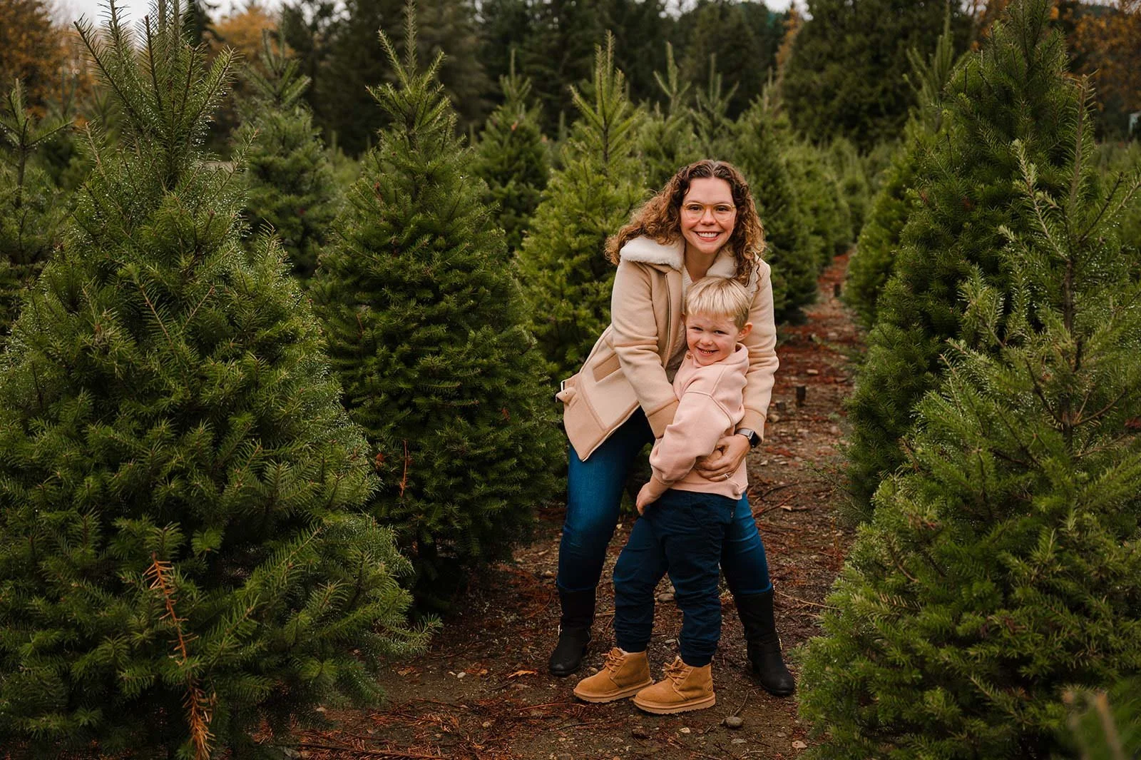 Christmas tree farm mini sessions (33).jpg