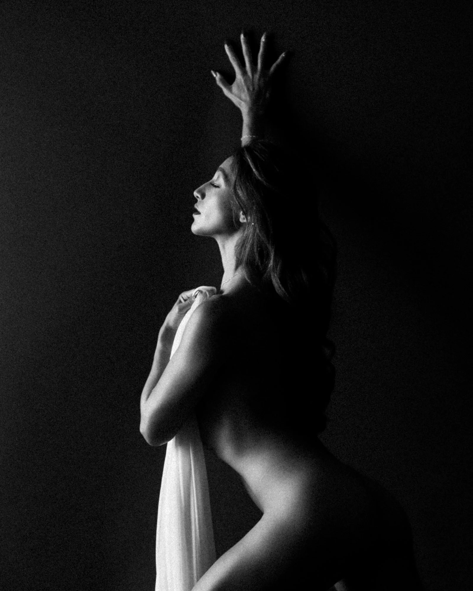 seattle-dark-and-moody-boudoir-photography-workshop13.jpg