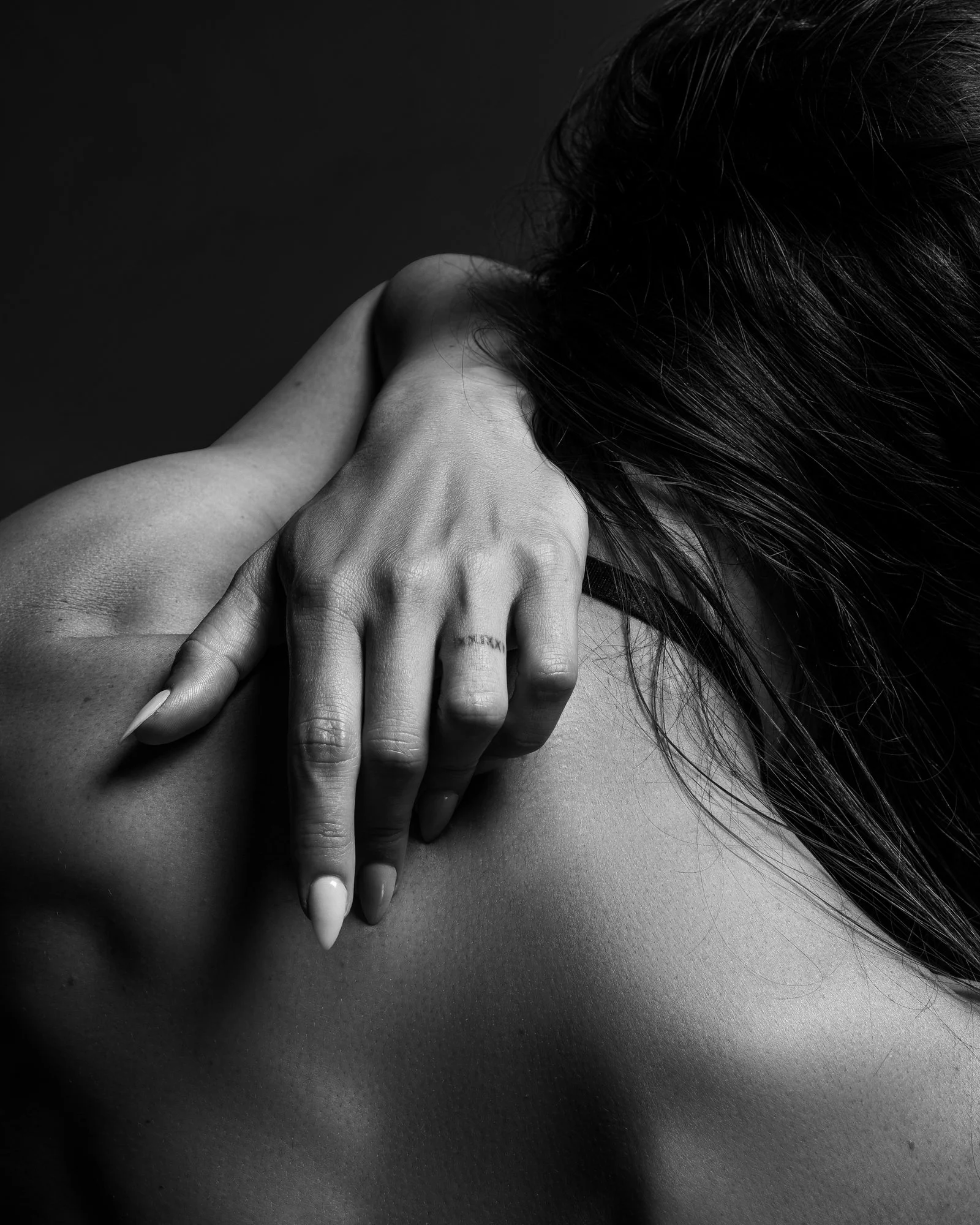 seattle-dark-and-moody-boudoir-photography-workshop24.jpg