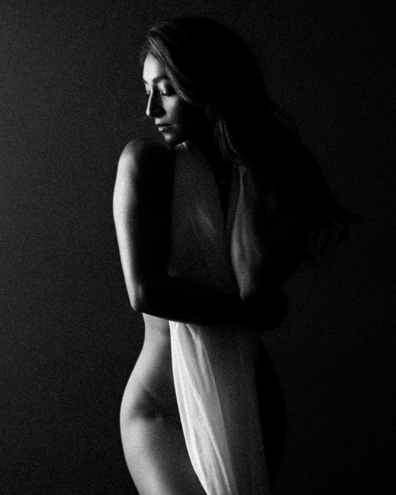 seattle-dark-and-moody-boudoir-photography-workshop14.jpg