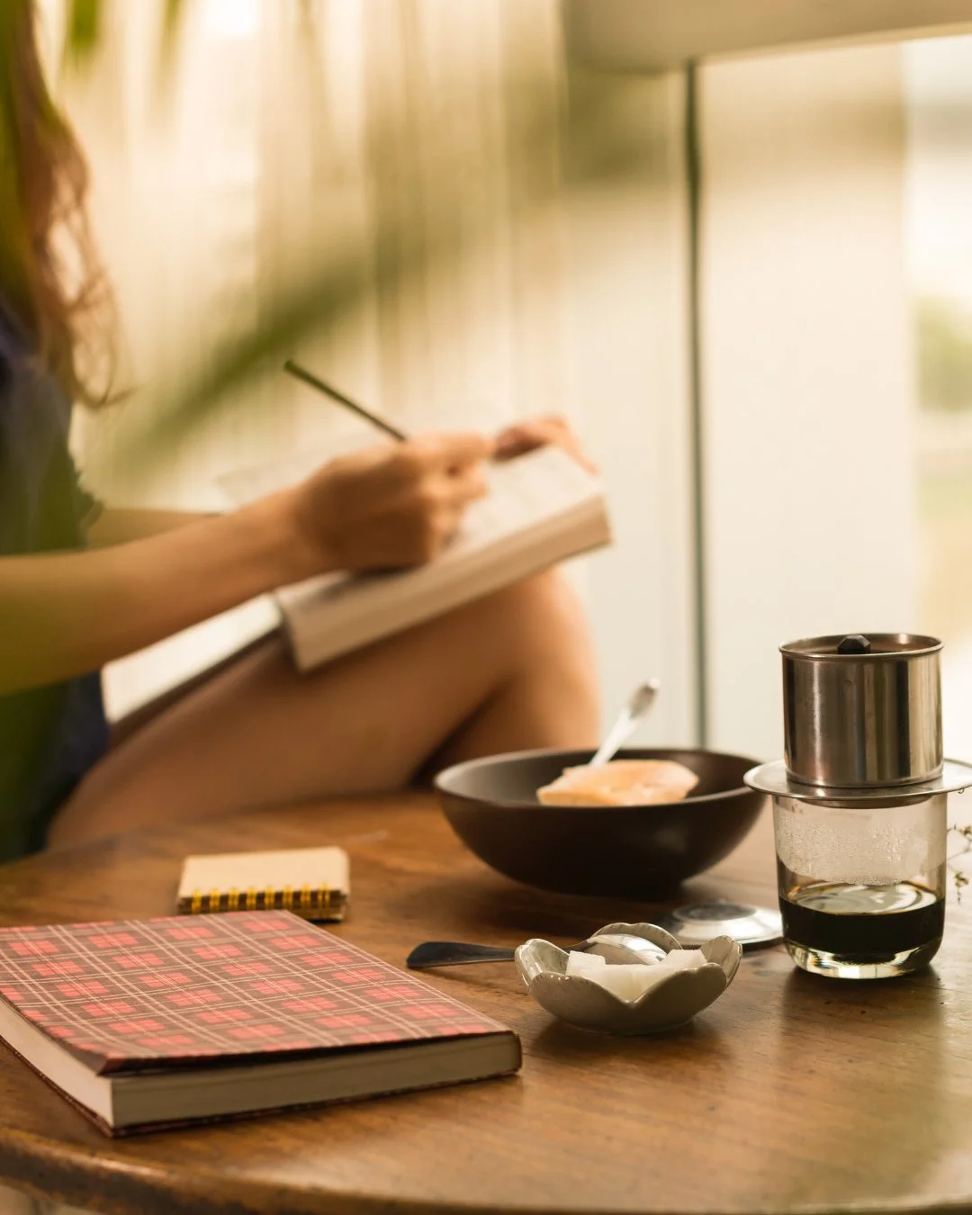 Every autobiography starts with a blank page&mdash;and a heart full of memories. Discover the magic that happens at Nostalgia Lane.⁠
#guidedautobiography #nostalgialane #memorybooks⁠ #GAB⁠
#friends #family #throwback #bookstagram #photo #photography 