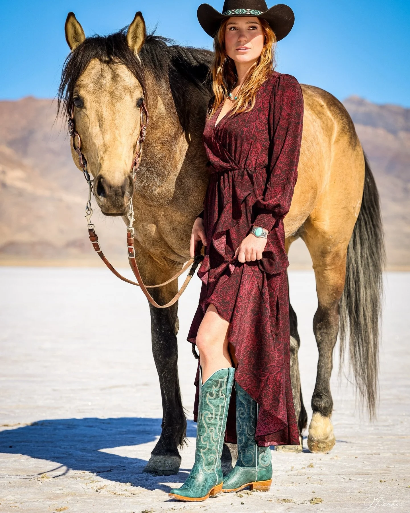 The stunning @korie_ford14 wearing @resistolboots 🔥😮&zwj;💨

BLUE MADDOG GOAT - WOMEN&rsquo;S POINTED BOOTS😍🔥

.

.

.

.

#cowgirl #cowgirlstyle #western #westernfashion #resistol