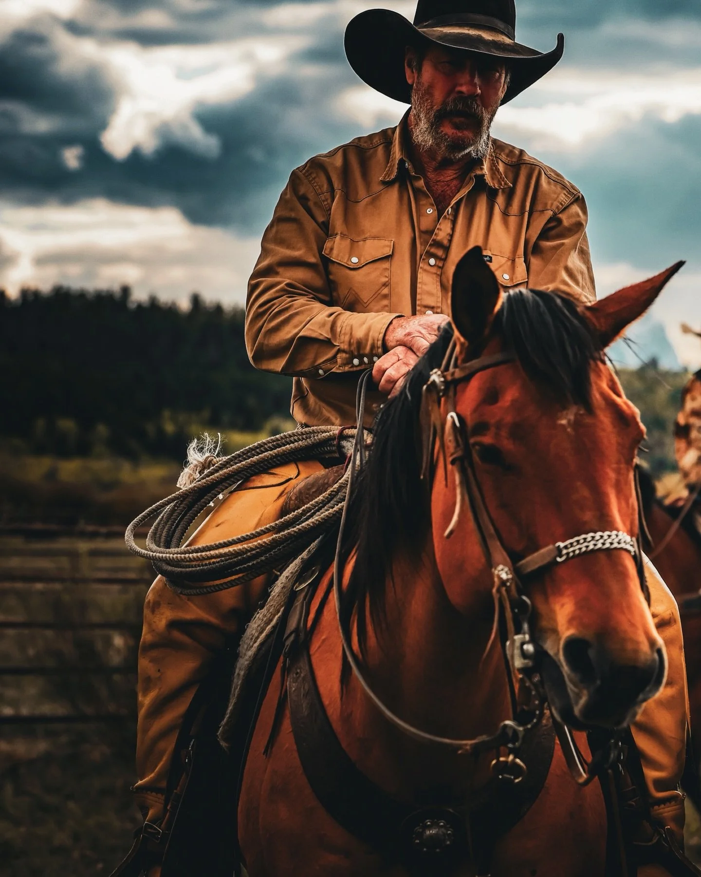 Father daughter team at the branding🔥🫶🏻🥰
Melts my heart, what a way to grow up!

Branding season 2026 

.

.

.

#cowboy #cowgirl #fatherdaughter #wyoming #wyominglife