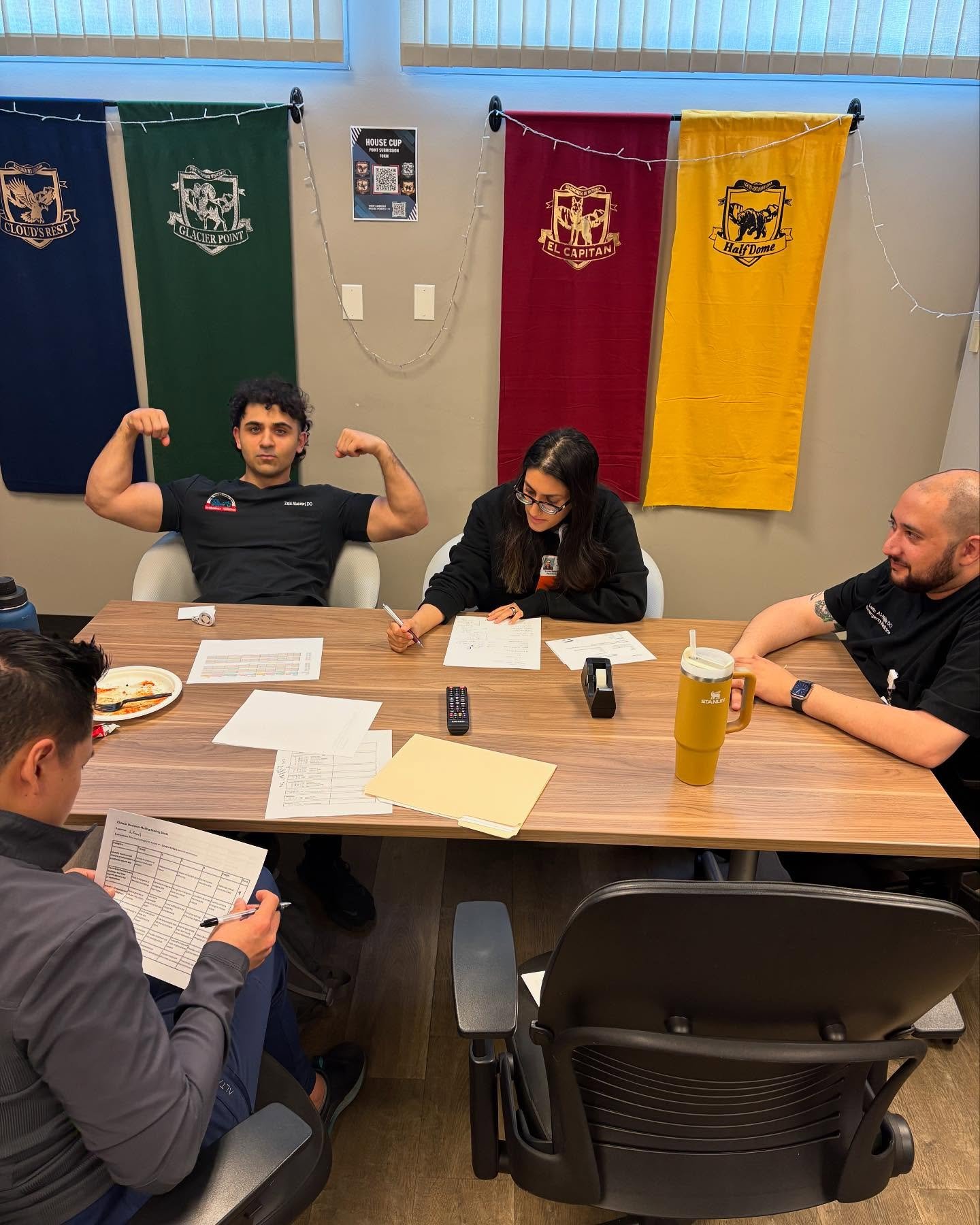 🩺📚Code brains activated! Our EM residents are in full beast mode prepping for the new board exam. From rapid-fire scenarios to cool-headed clinical calls, they&rsquo;re proving that pressure is just another vital sign. 

#EmergencyMedicine #FutureA