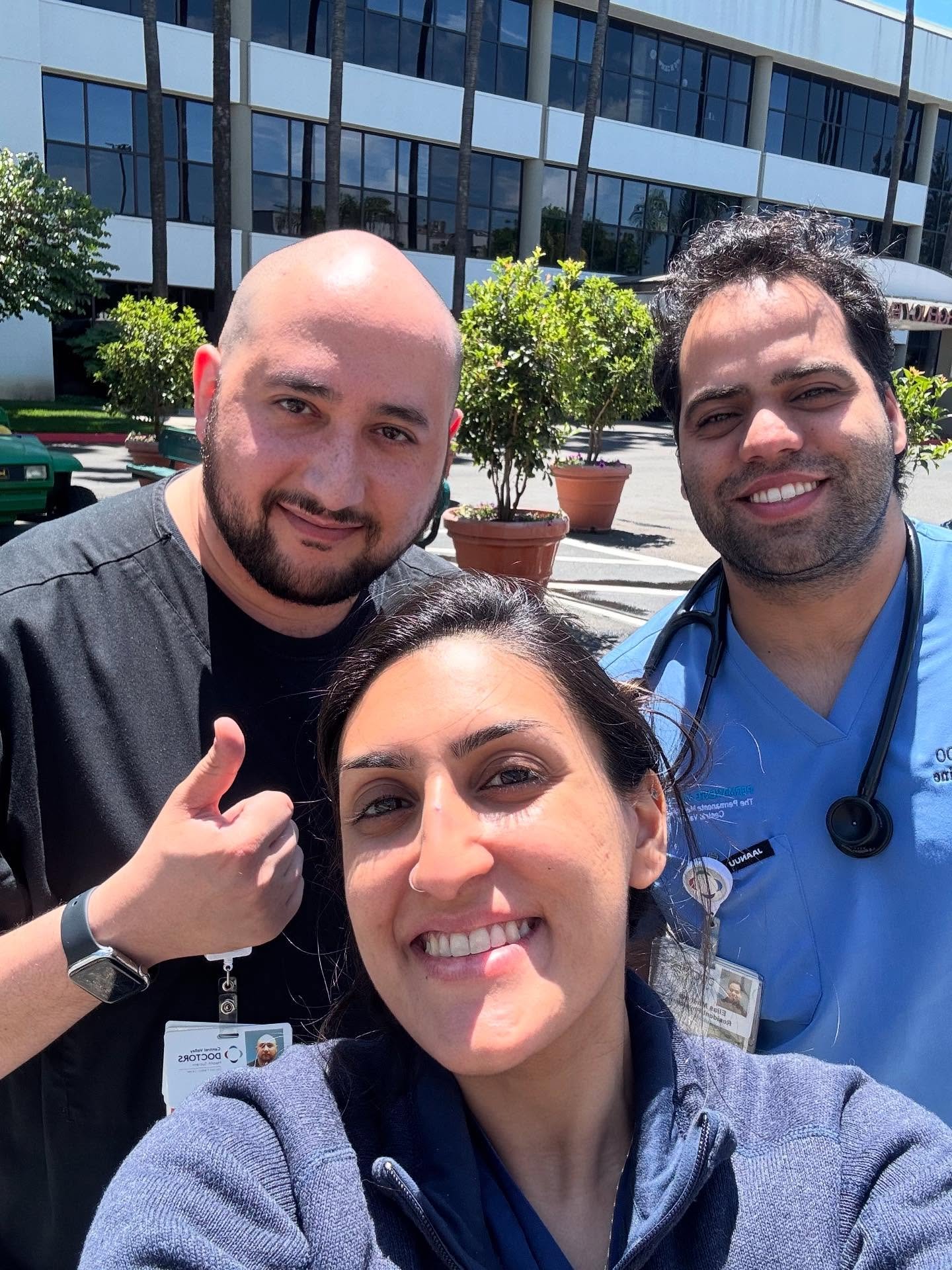 Survived the vents, the codes, and the chaos 
💥ICU ✔️ Still hear ventilator beeps in my sleep. Beep boo boo bop. 

And thank you to ICU nursing for celebrating Dr. Al Najjar&rsquo;s birthday!
#ICU #VentNoises #Rounds #TestMyNewPortableUS