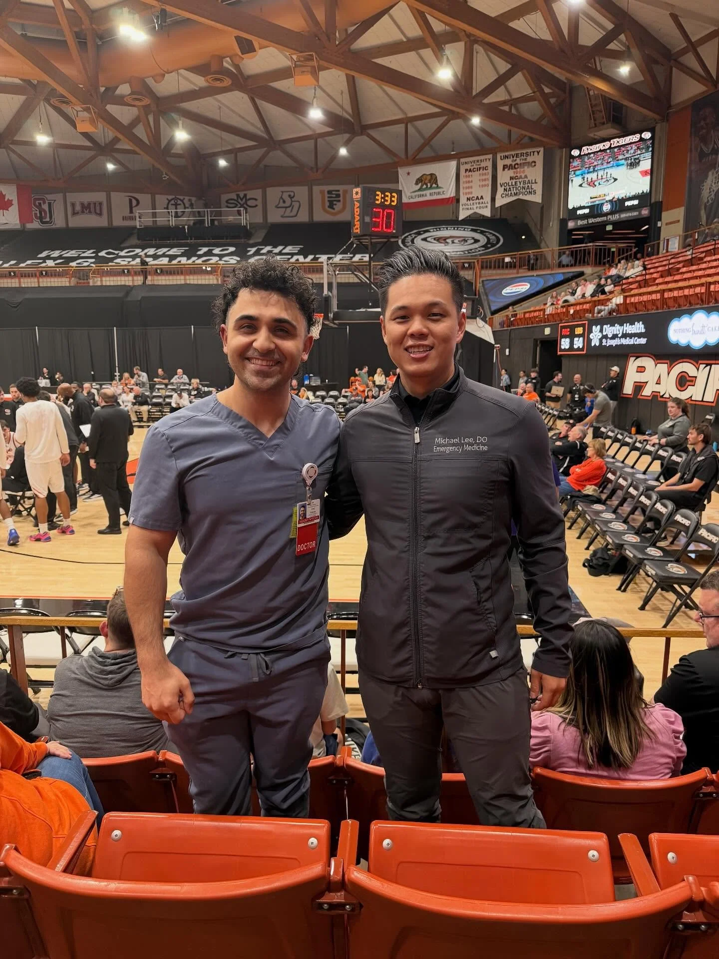 Covering the game with our favorite sports medicine doc, Dr. Le 🩺🏈🏀