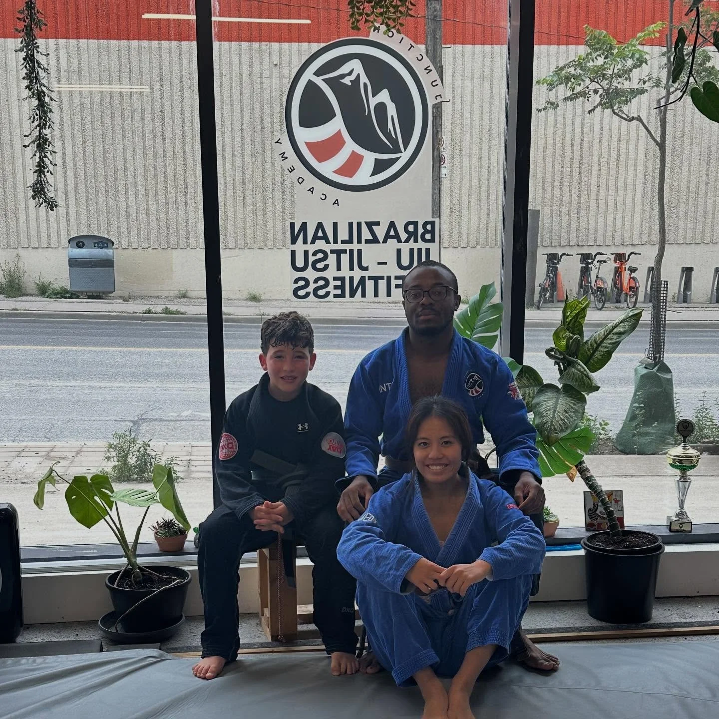 Annie &amp; The African Brothers. 

#bjj #brazilianjiujitsu #jiujitsu