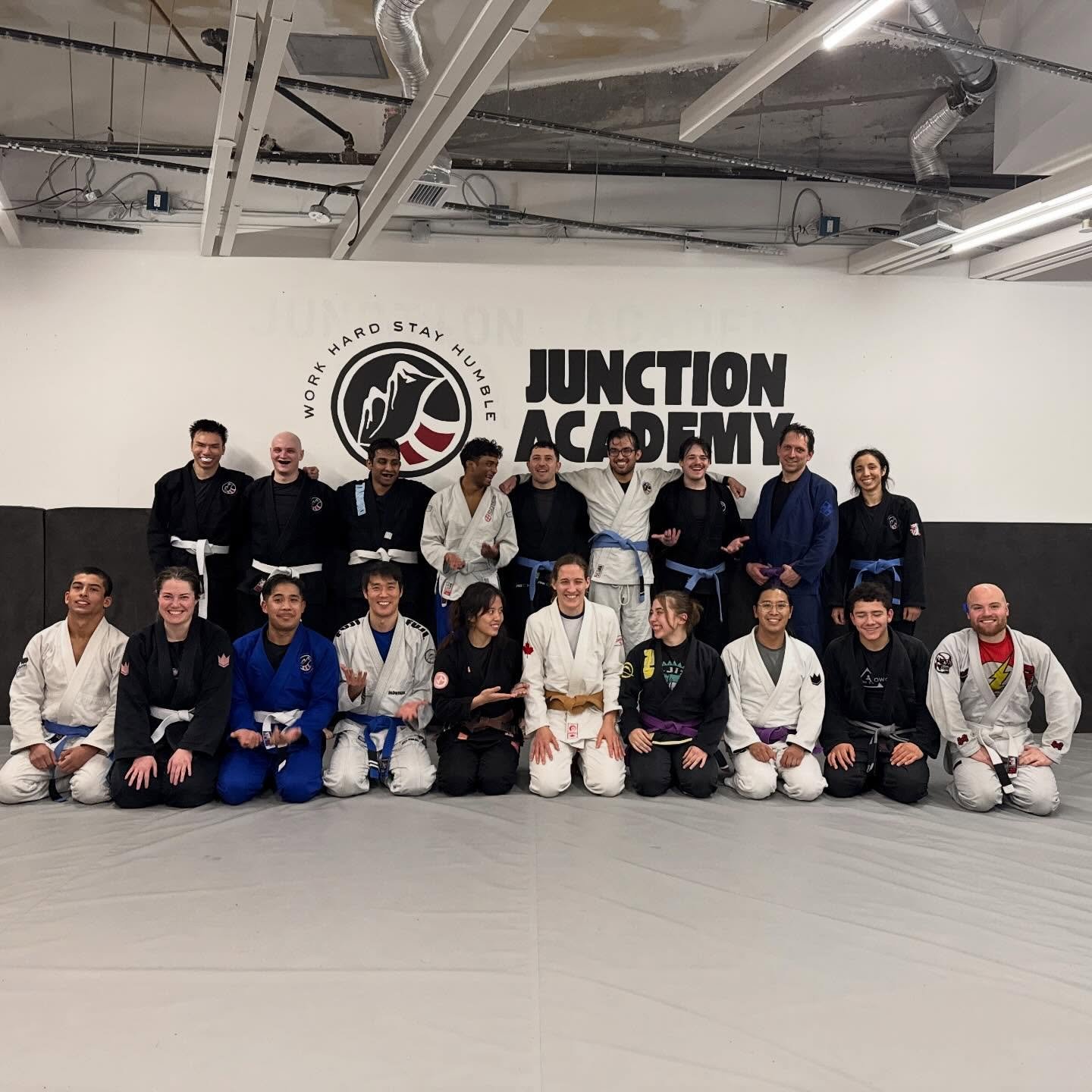 The academy will be closed on Saturday and Sunday as our team attends @grapplingindustries ! Our team of kids and adults have been working hard to prepare for this tournament: it&rsquo;s time to have fun! 

Our community open mat will remain open on 