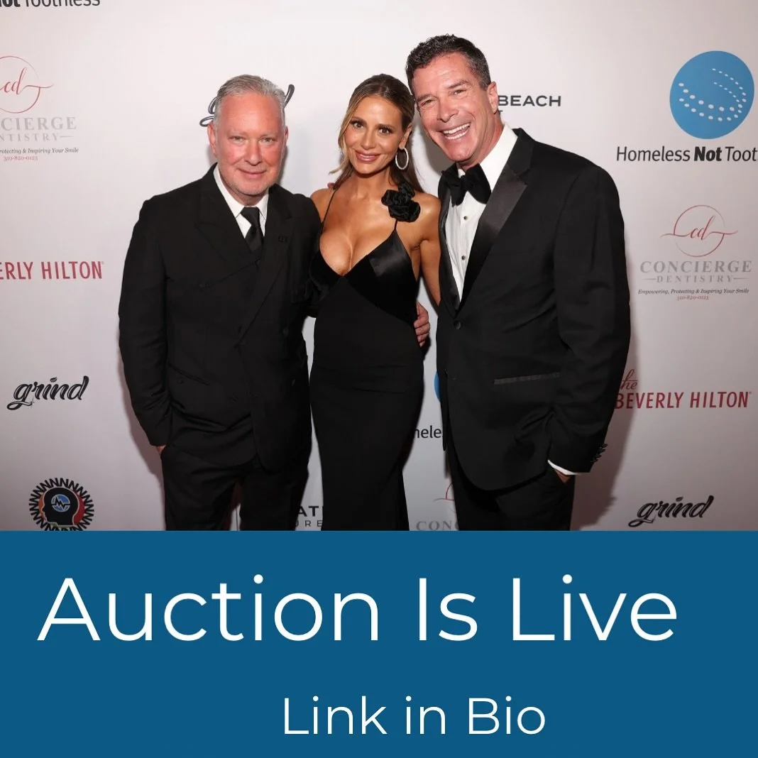 Our current #HomelessNotToothless fundraiser is live! Grab yourself a signed #TaylorSwift guitar and make a donation to a great cause at the same time! LINK IN BIO 

#hntorg #doritkemsley #rhobh #charity #fundraiser #liveauction