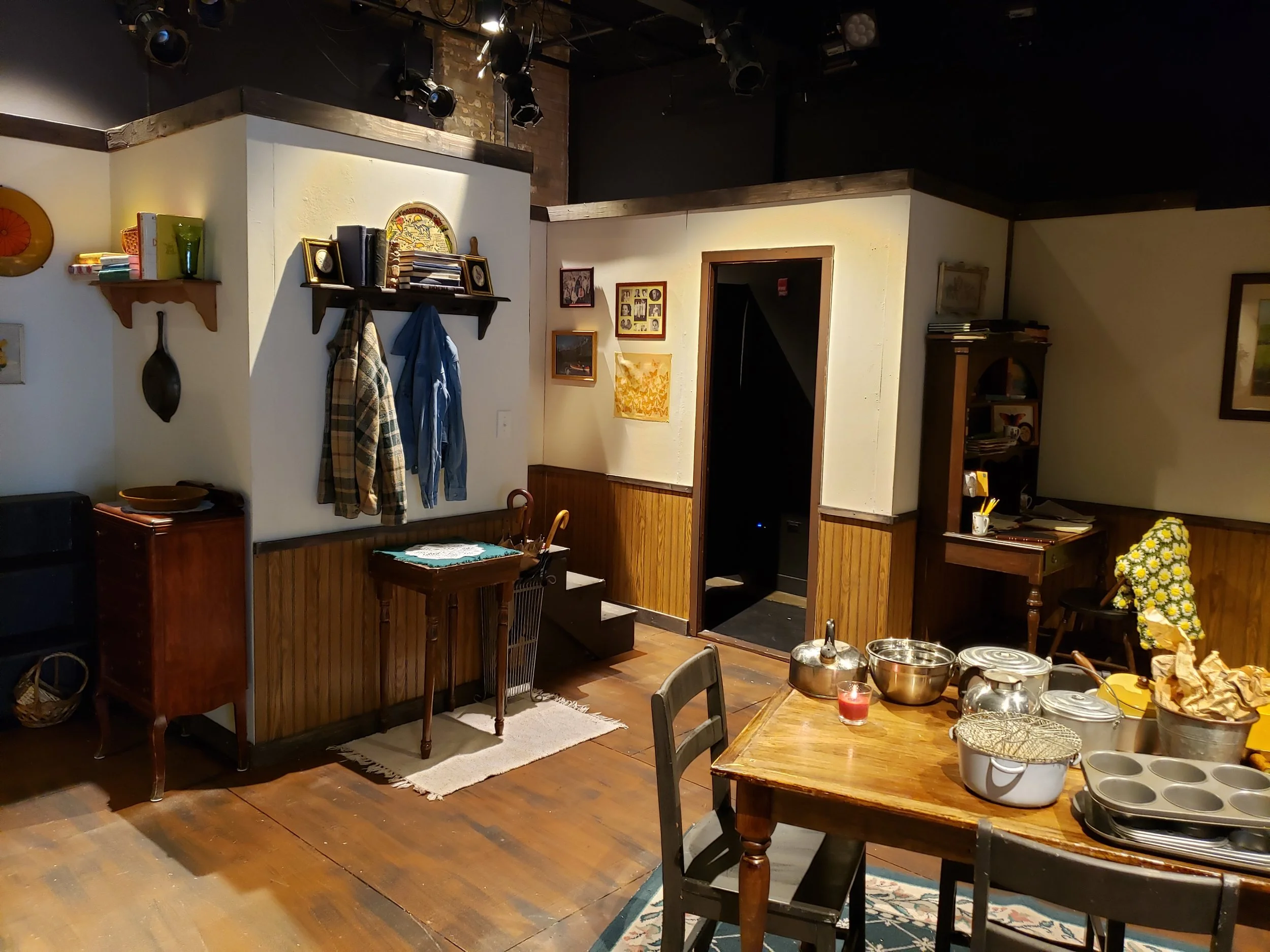 Different angle of the set.