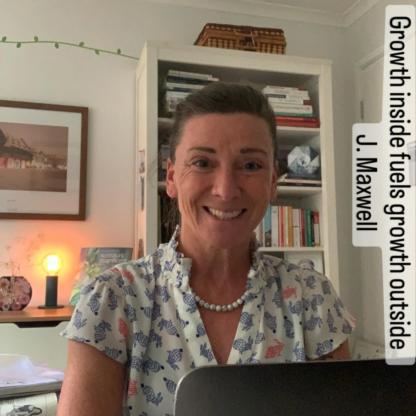 Hey everyone😊

I hope you enjoyed a wonderful Easter weekend 🐰and had the chance to relax and recharge.
Today, someone asked whether I spend my weekends in active wear and stretched out on the mat. My answer was a definite no! While I do dedicate t