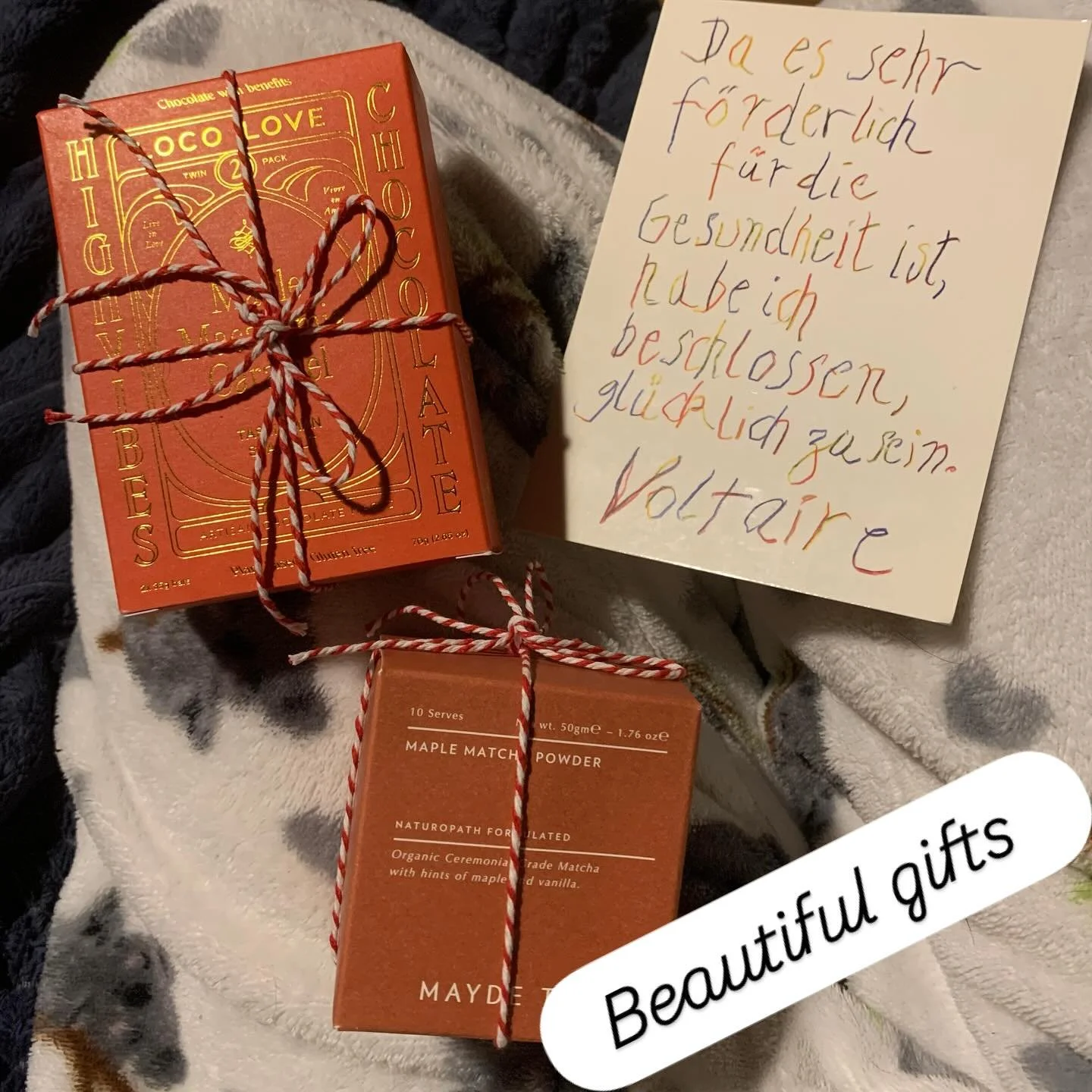 Da es sehr f&ouml;rderlich f&uuml;r die Gesundheit ist, habe ich beschlossen gl&uuml;cklich zu sein. Voltaire 
Vielen Dank @incabendig 
You made my day with this 🎁💌📩#friendship #happiness #locolove #matchalove