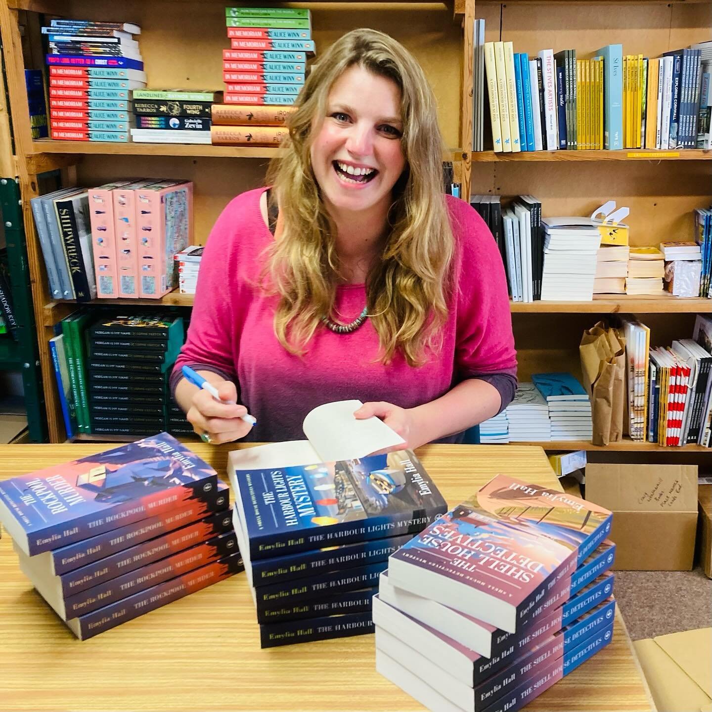 A real treat to drop into @stivesbookseller and sign a stack of copies of The Shell House Detectives, The Harbour Lights Mystery and The Rockpool Murder! 📚✍️ I&rsquo;m so grateful for the support of this gem of an indie 🐚💕It&rsquo;s been an essent
