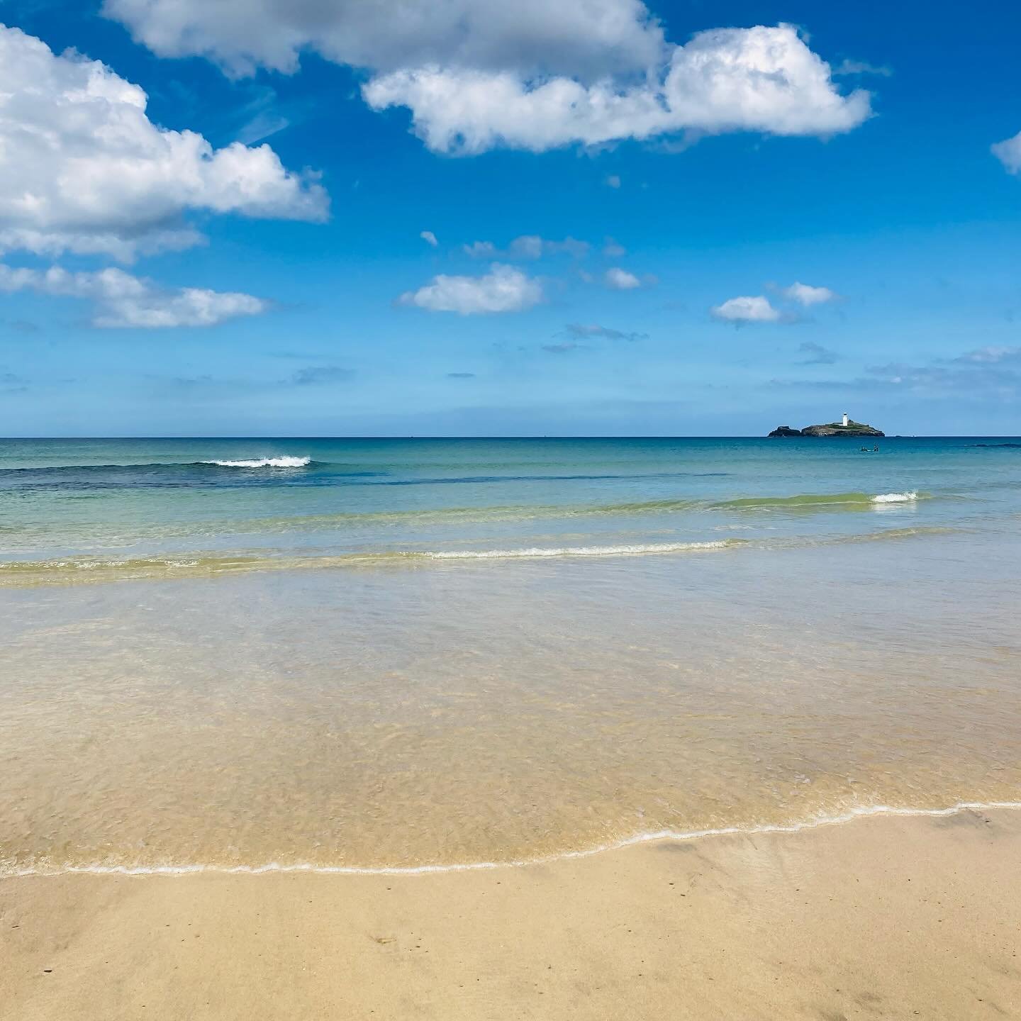 I can hardly believe I was there 🌊✍️🐚 And that it&rsquo;s carrying on without me 😢 

#cornishcoast #gwithian #theshellhousedetectives #writingretreat #creativeinspiration #writinglife #authorsofinstagram #igauthors #ilovecornwall #cornwall