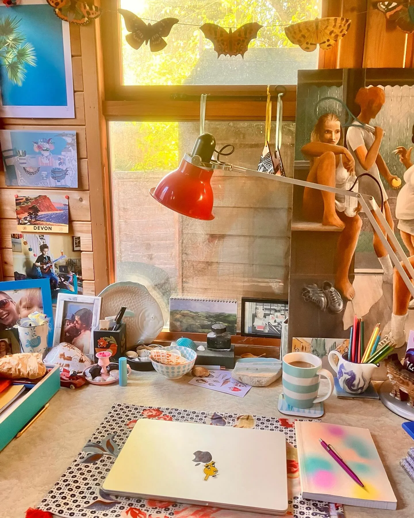 Morning light in the writing hut ✨ A full cup of coffee ✨ Happy Monday ✨ Do I lay out a tablecloth for my laptop? Erm yes, but only because otherwise the chill coming off the Formica desk makes the battery pack up 😂 

#amwri̇ti̇ng #writingprocess #w