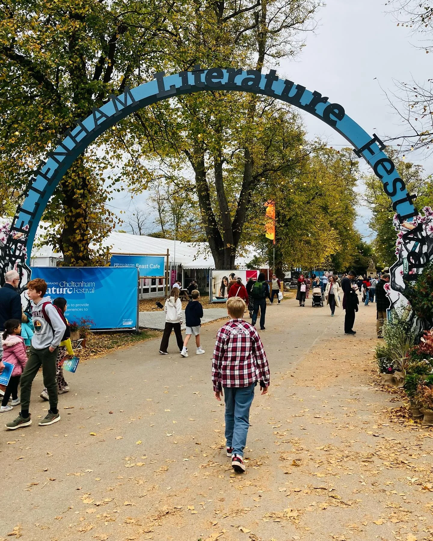 To Cheltenham, where my husband was hosting an event at Cheltenham Literary Fest - The Big Comic Show Off - which was like a comic art version of &lsquo;Whose Line Is It Anyway?&rsquo; and was BRILLIANT. The laughter blew the roof off 🏆 Before that,