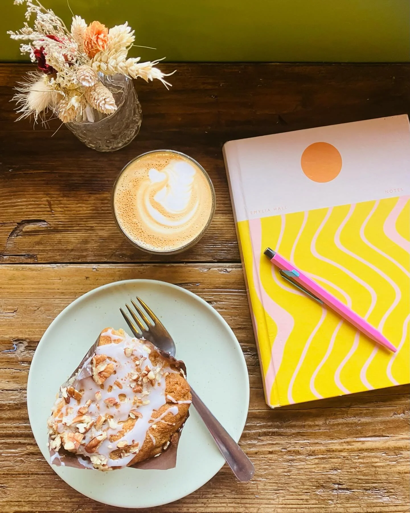 Always exciting when a new coffee shop opens in the neighbourhood and I can confirm that @weareflourhouse &ndash; along with its excellent apple and pecan muffins &ndash; is a delight! 🍎☕️ A very salubrious writing spot too ✍️✨ Scoping out the week&