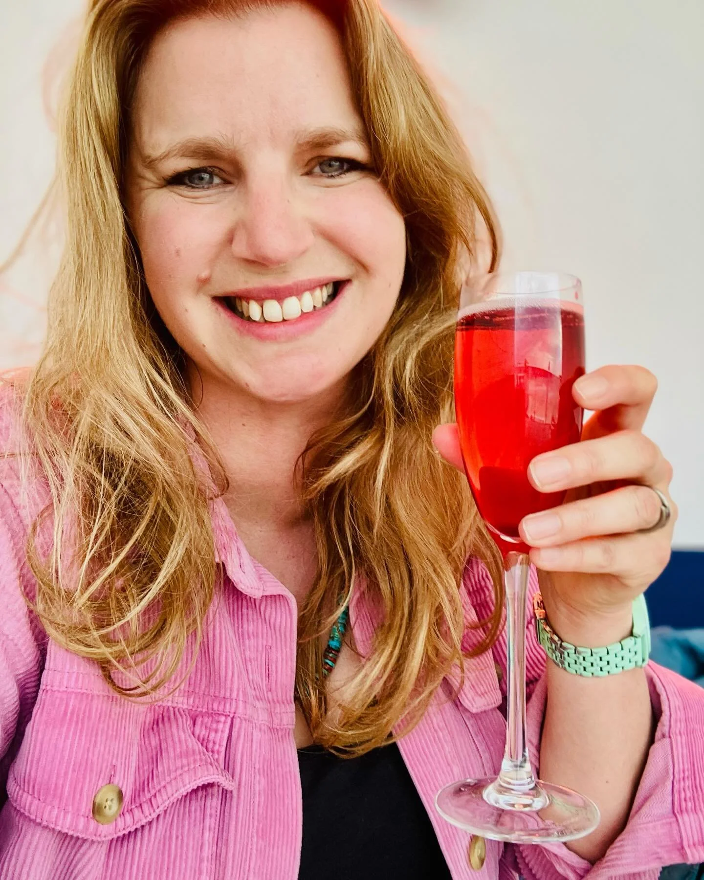 Last night&rsquo;s dinner was both celebration and workfest 🍹✍️ I love dining on my own, and when you&rsquo;re very behind on your next book it&rsquo;s the perfect &lsquo;kill two birds with one stone&rsquo; manoeuvre 🙌 I settled into a heated pod 