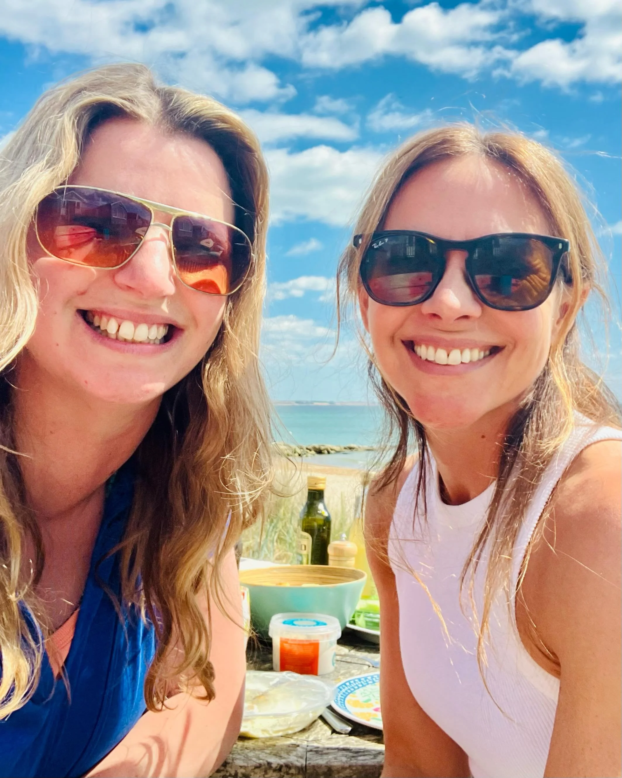 I&rsquo;ve been feeling stressed about progress on the new book lately, but a dose of seaside writing alongside @lucyclarke_author - one-night-retreat, ahoy 😃- has been such a tonic ✍️ 🌊 Quiet spells with laptops and notebooks, then bursts of chat 