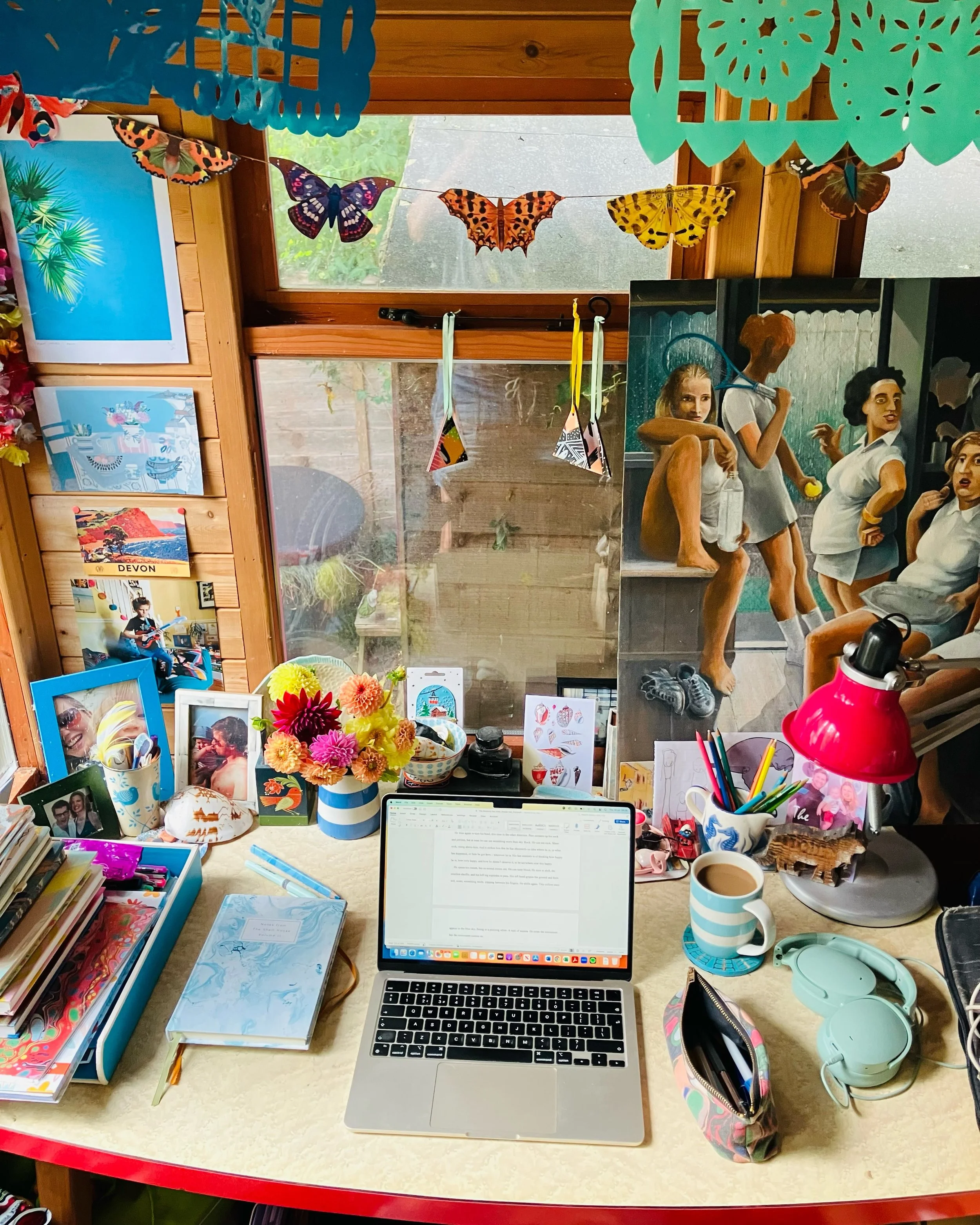 Good morning from my hut (or as someone called it on here, my &lsquo;writing den&rsquo; which I love) ✍️🩵 I&rsquo;ve a whole uninterrupted day at this desk ahead of me, which always feels like a treat - especially before the clamour of the school ho