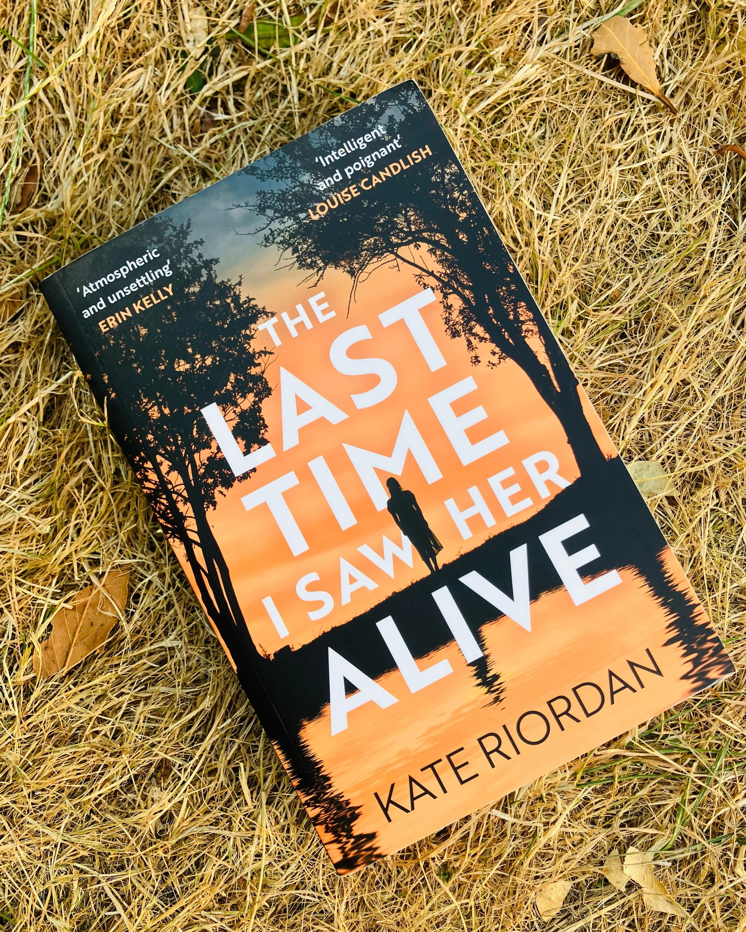 Happy Publication Day dear @kateriordanauthor 🎉 This glorious novel is out today ✨ Set in the wilds of the Cotswolds, there&rsquo;s errant rock stars, dilapidated mansions, regret, heartbreak, and murder. ALL the good things (in a book)! 😜 And all 