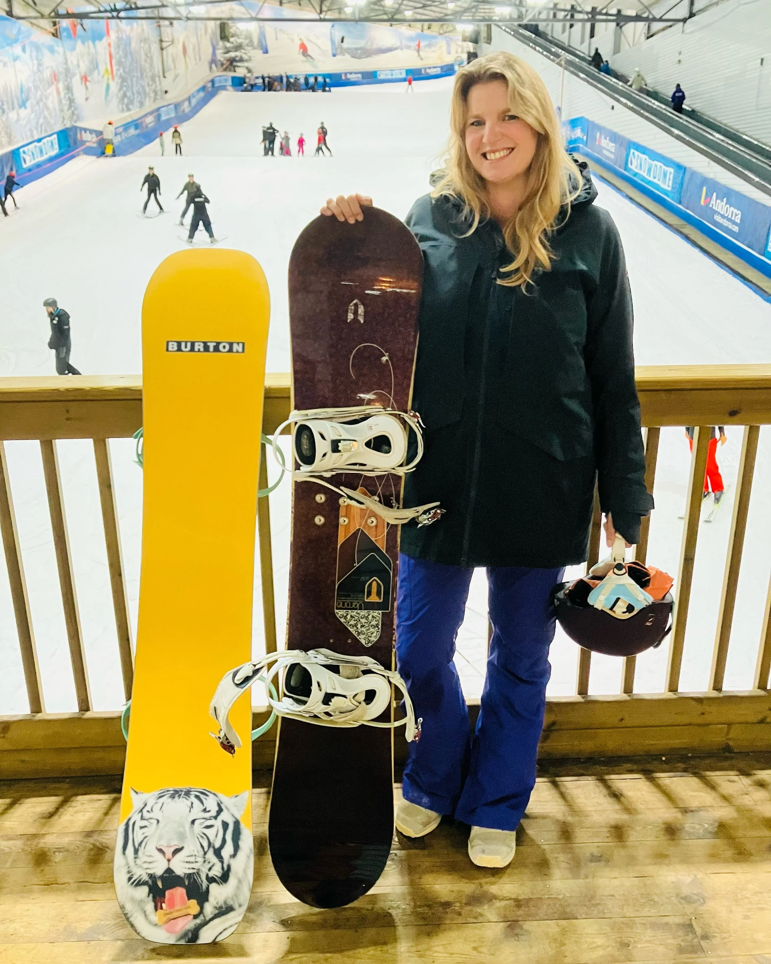 It&rsquo;s always snowing somewhere &hellip; including just north-east of Birmingham❄️😜 The three of us headed to Tamworth yesterday - one snowboarding for the first time, one re-finding their feet, one flying🏂 Happy days (and the odd sore bum) for