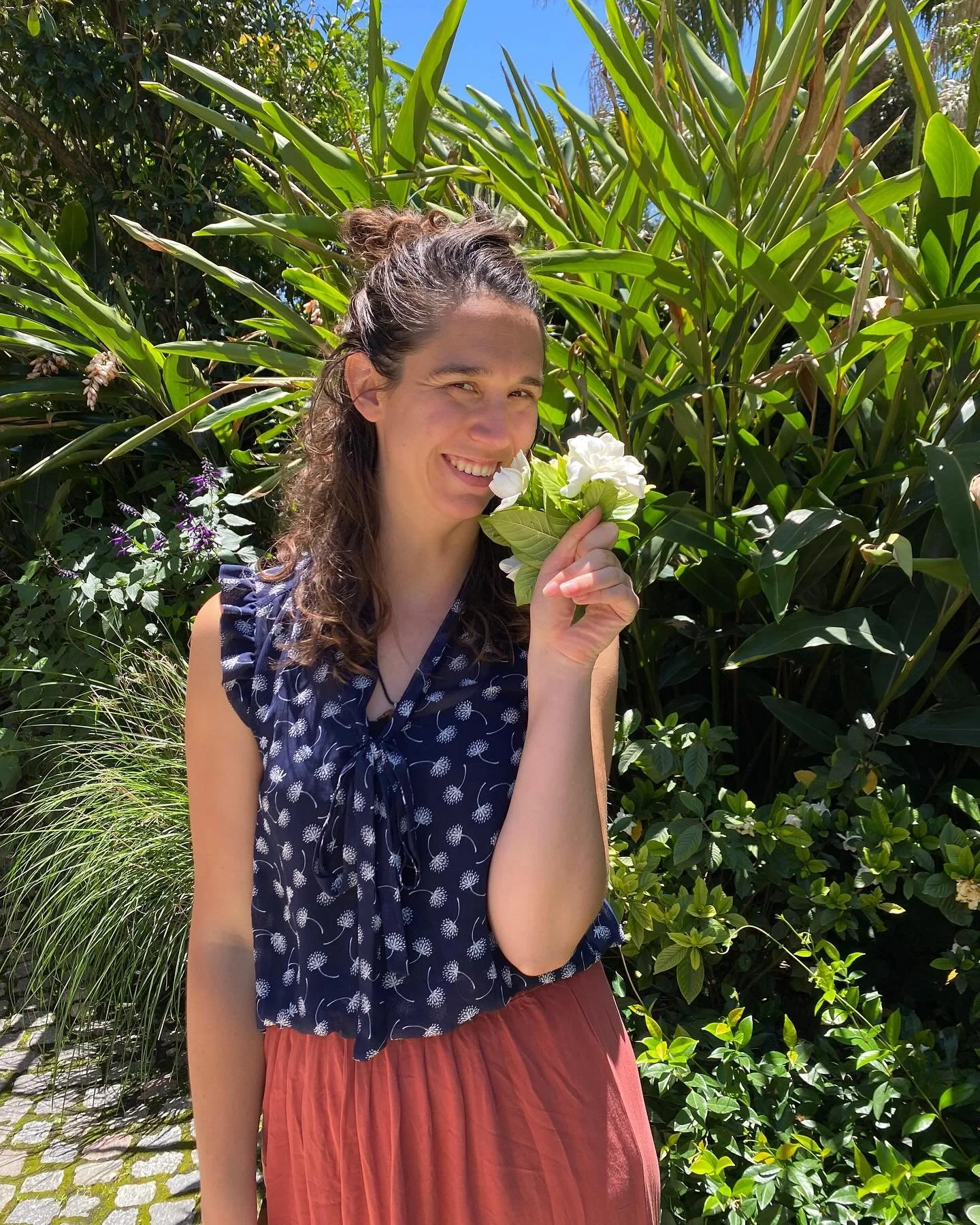 Argentina 3/3 - La Vida 🌺

In dit klimaat werden we meer uitgenodigd om in het nu te leven. Controle los, volop in flow. De natuur bloeit en groeit op haar tempo, het samen zijn onder de mensen ontvouwt zich nog meer in openheid en passie. Slapen me