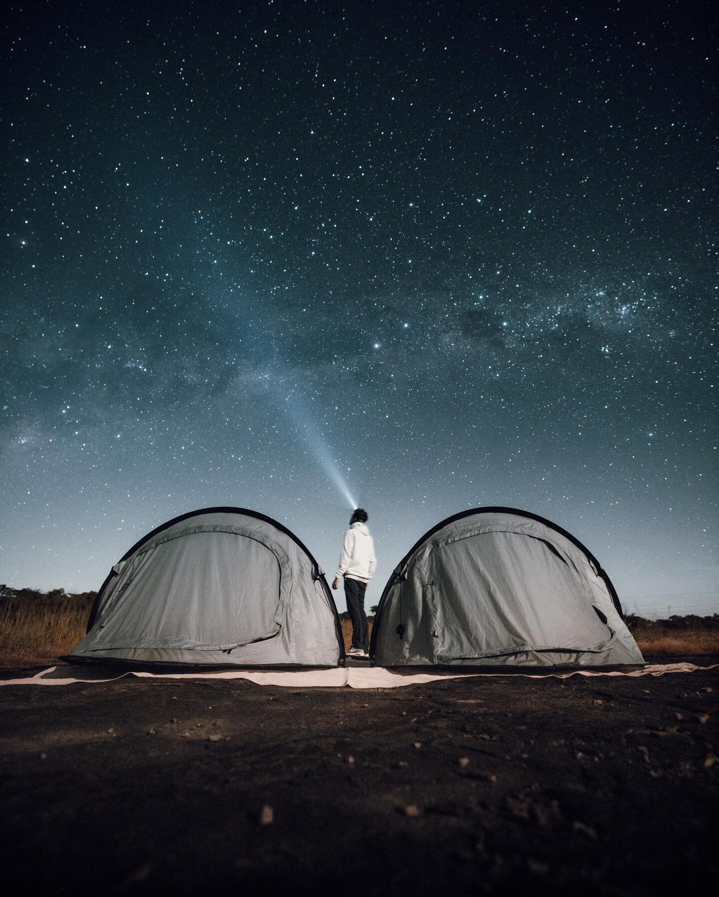 Been doing a whole lot of stargazing in Angola as my nighttime routine 😎
It&rsquo;s been amazing camping in those remote places with no one else around.

Edited with @care4art.co

#hellofrom #angola #africa