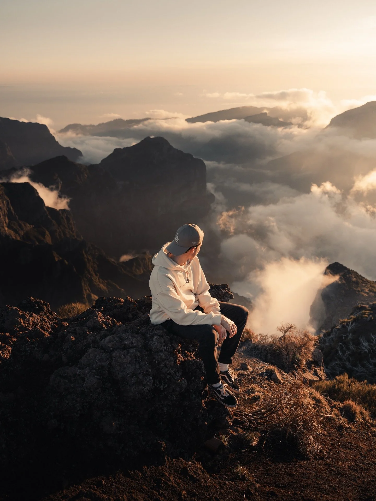 Madeira guarantees epic cloud conversions 😱
Captured these shots over a few days, and it never disappoints!

All photos edited with @care4art.co

#madeira #fromwhereidrone #dji #lightroom #photoshop