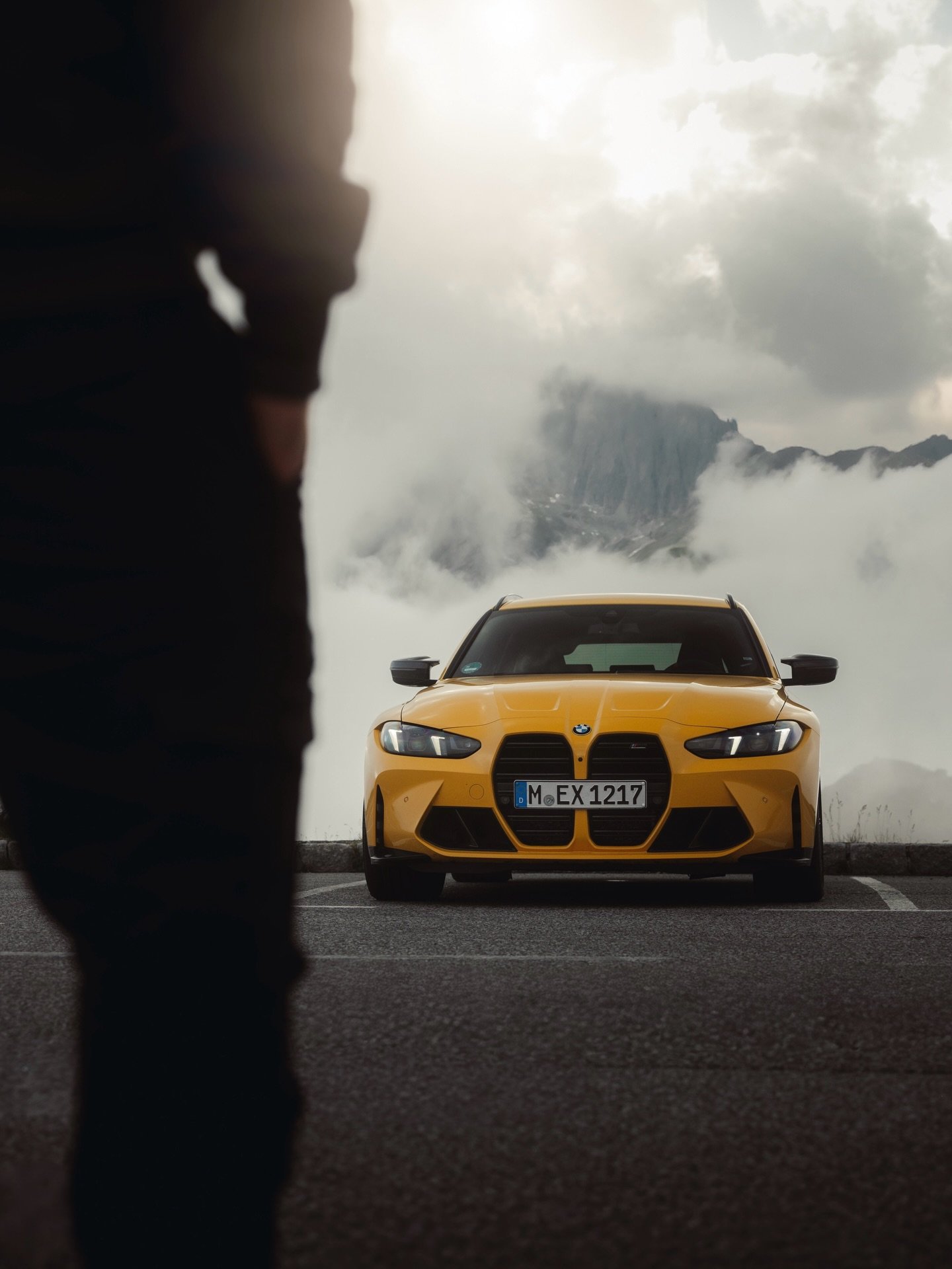 Out and about exploring the Austrian and Italian Alps with this Speed Yellow rocket of a car. Such a cool color to shoot, works in front of any backdrop and was the biggest eyecatcher. That was fun @bmwm

All photos edited with @care4art.co

#carphot