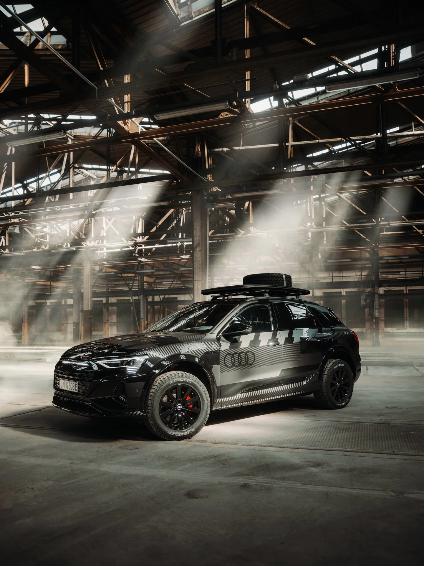 Throwback to when we shot this beautiful Q8 etron Dakar for Audi.
Swipe to the last slide for a little behind the scenes. One of those photos where I got lost in the editing, lot of fun though!🤫

Photos edited with @care4art.co

#carsofinstagram #ca