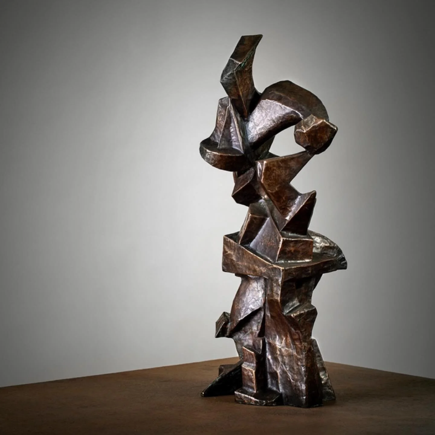 I am pleased to say that I will be exhibiting Ethereal Mass Maquette in London this coming week, a lively, buoyant and optimistic bronze sculpture never exhibited before now. Additionally, the magnificent and &lsquo;delicious&rsquo; looking Un-Contai