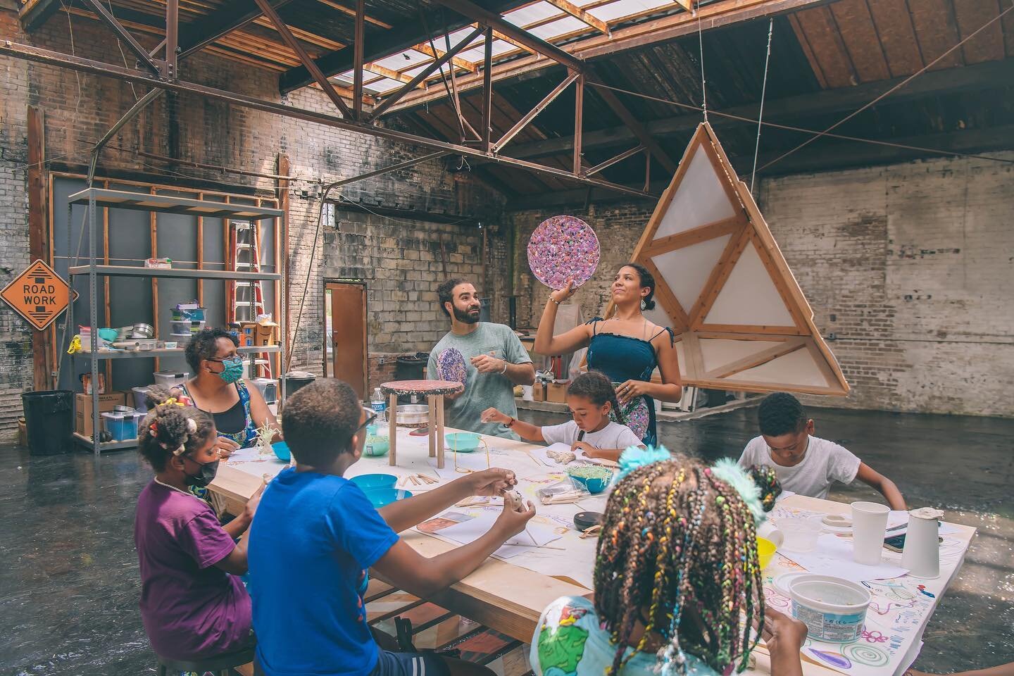 Transforming Trash!! Detroit, 2022
⠀⠀⠀⠀⠀⠀⠀⠀⠀
Plastic waste is a problem and an opportunity. It can be used to teach the next generation of artists and thinkers how to see the world with agency and creativity. 

Transforming Trash leverages community 