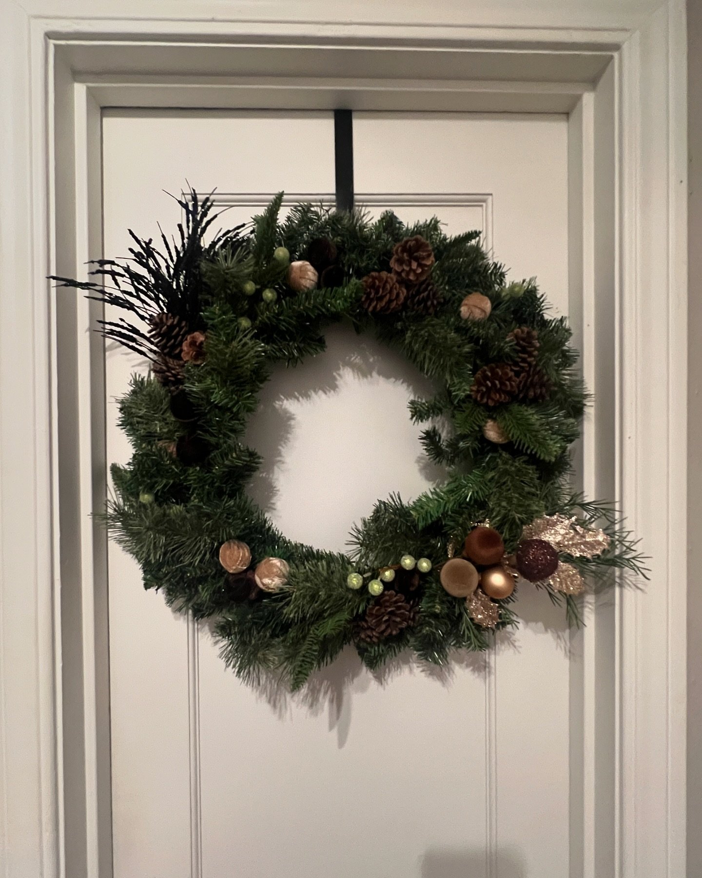 November is loading…
•Redecorated the wreaths in my house
•Filled the house with Christmas JOY π
•Set up the stocking Santa my grandpa made me π
πΌ
•Putting Sleeping Santa under the tree one of my favorite decorations m
