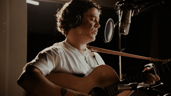 Kyle Falconer: Angelina