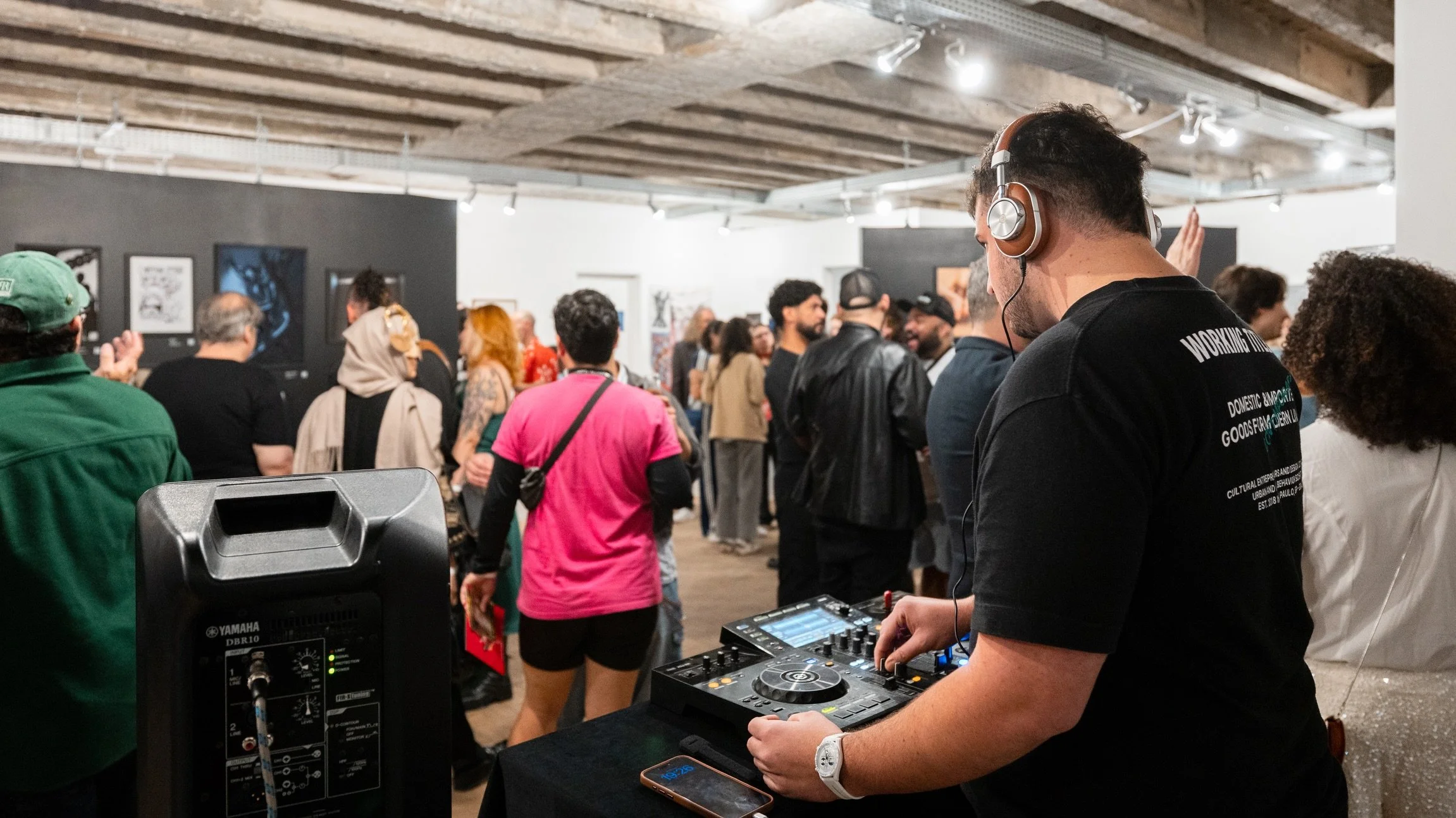 Registro da pr&eacute;-abertura, realizada em 29 de maio.

Curadoria de Leonardo Maciel @leonardomaciell e Paulo Cibella @paulocibella

🗓️ 31/05 a 29/06, segunda a domingo &bull; 10h &agrave;s 19h

📍 Avenida S&atilde;o Lu&iacute;s, 86
Rep&uacute;bl