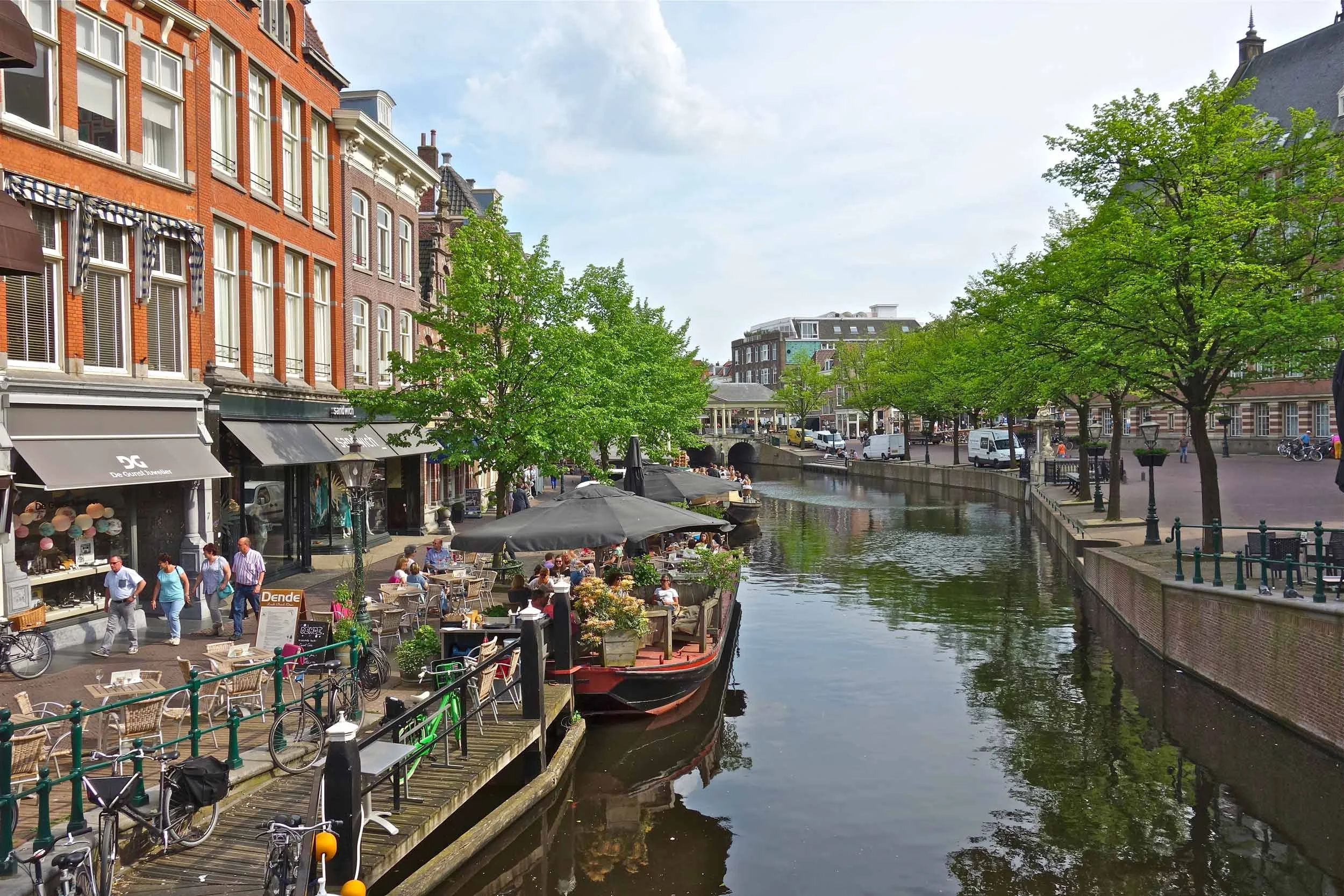 Nieuwe Rijn (New Rhine), Leiden, The Netherlands