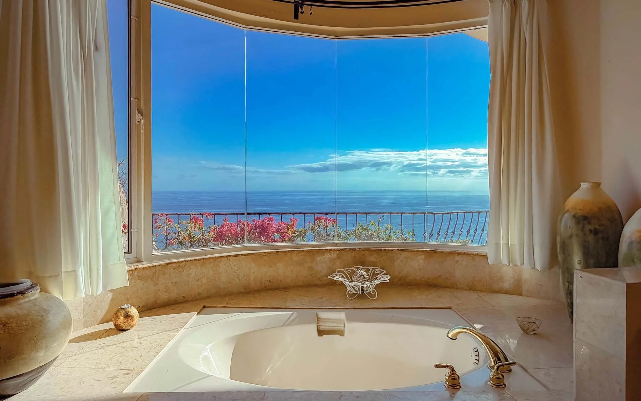 Pedregal bathroom.jpg
