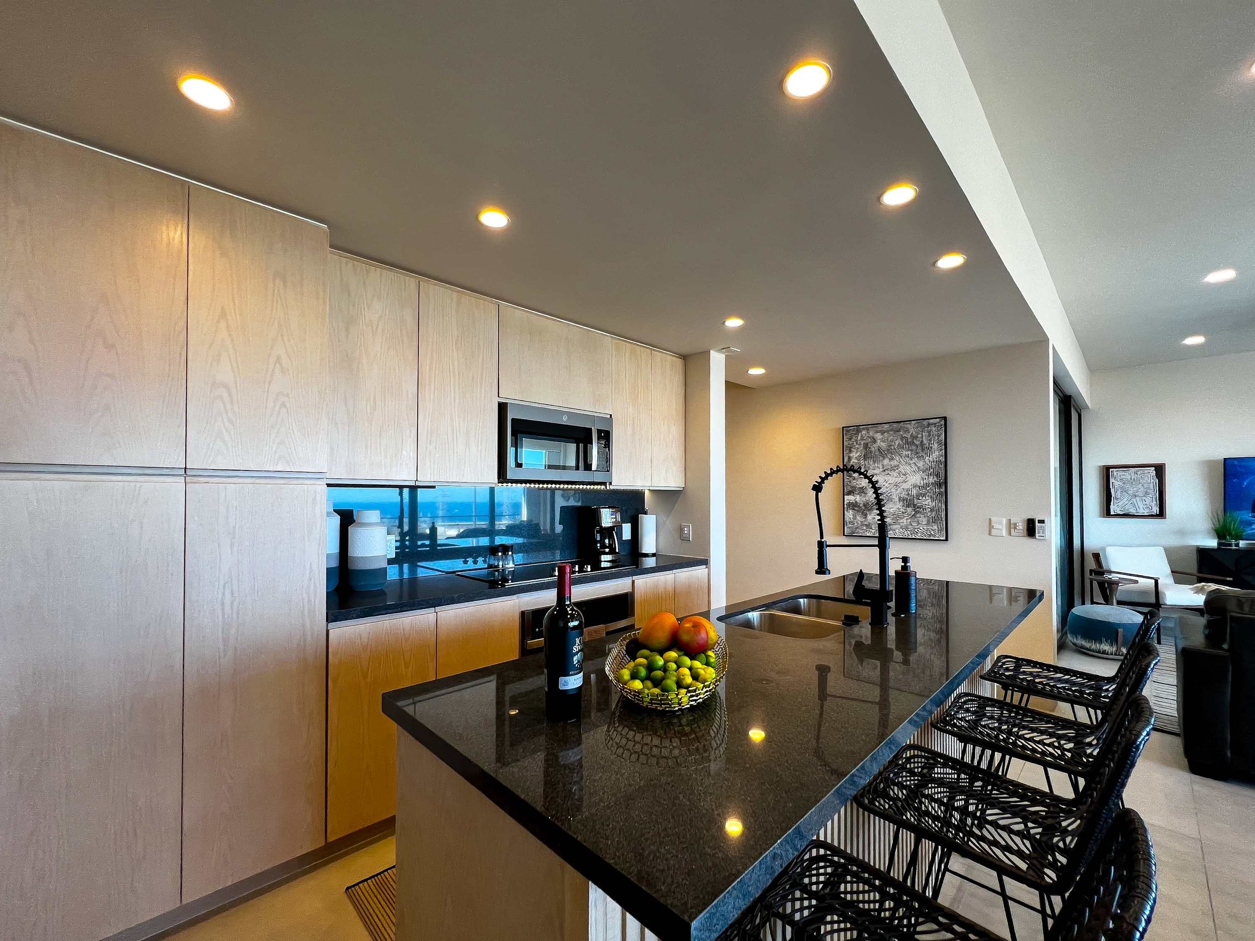 Vista real 302 kitchen 3.jpg