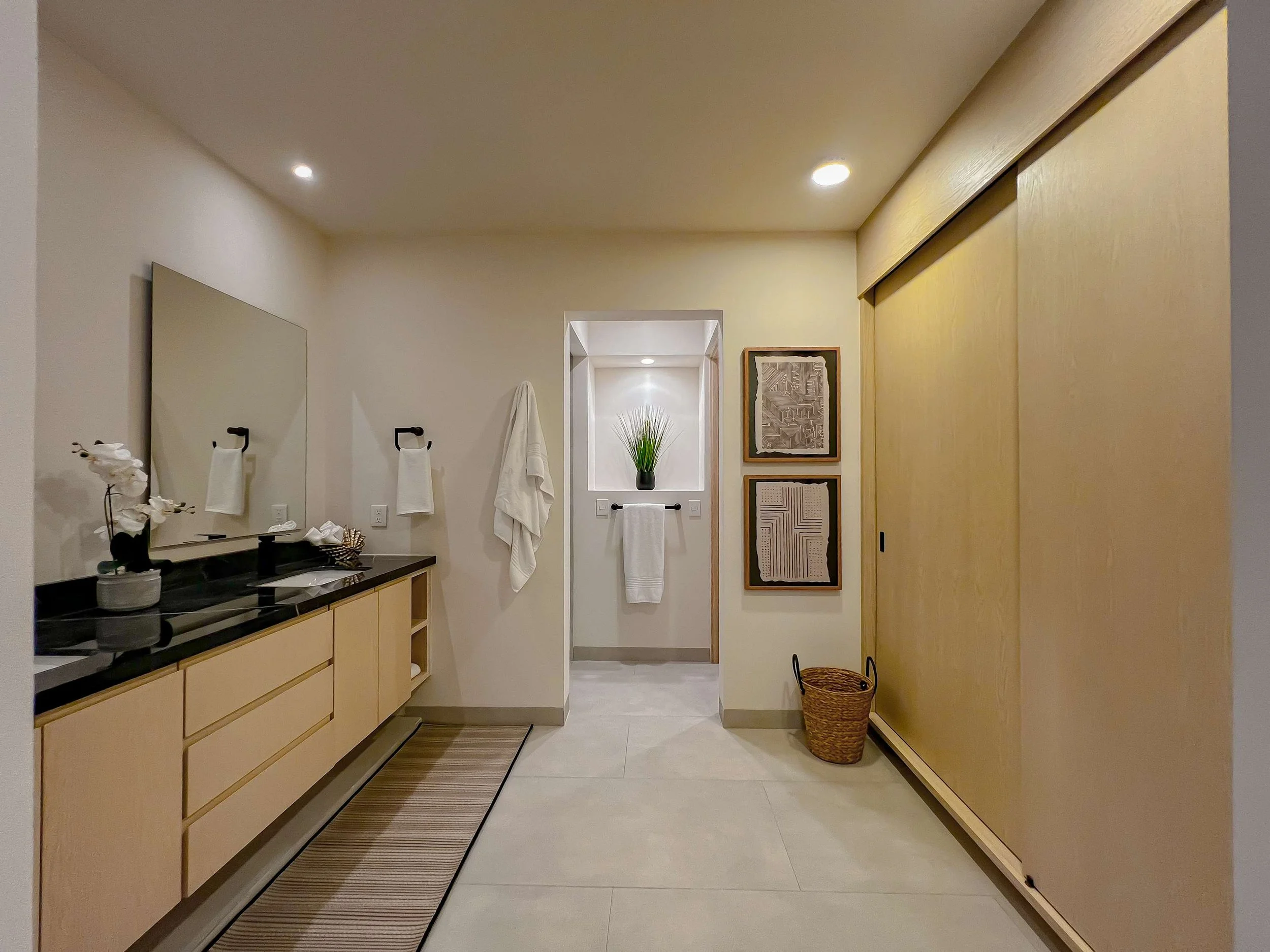 Vista real 302 bathroom 2.jpg